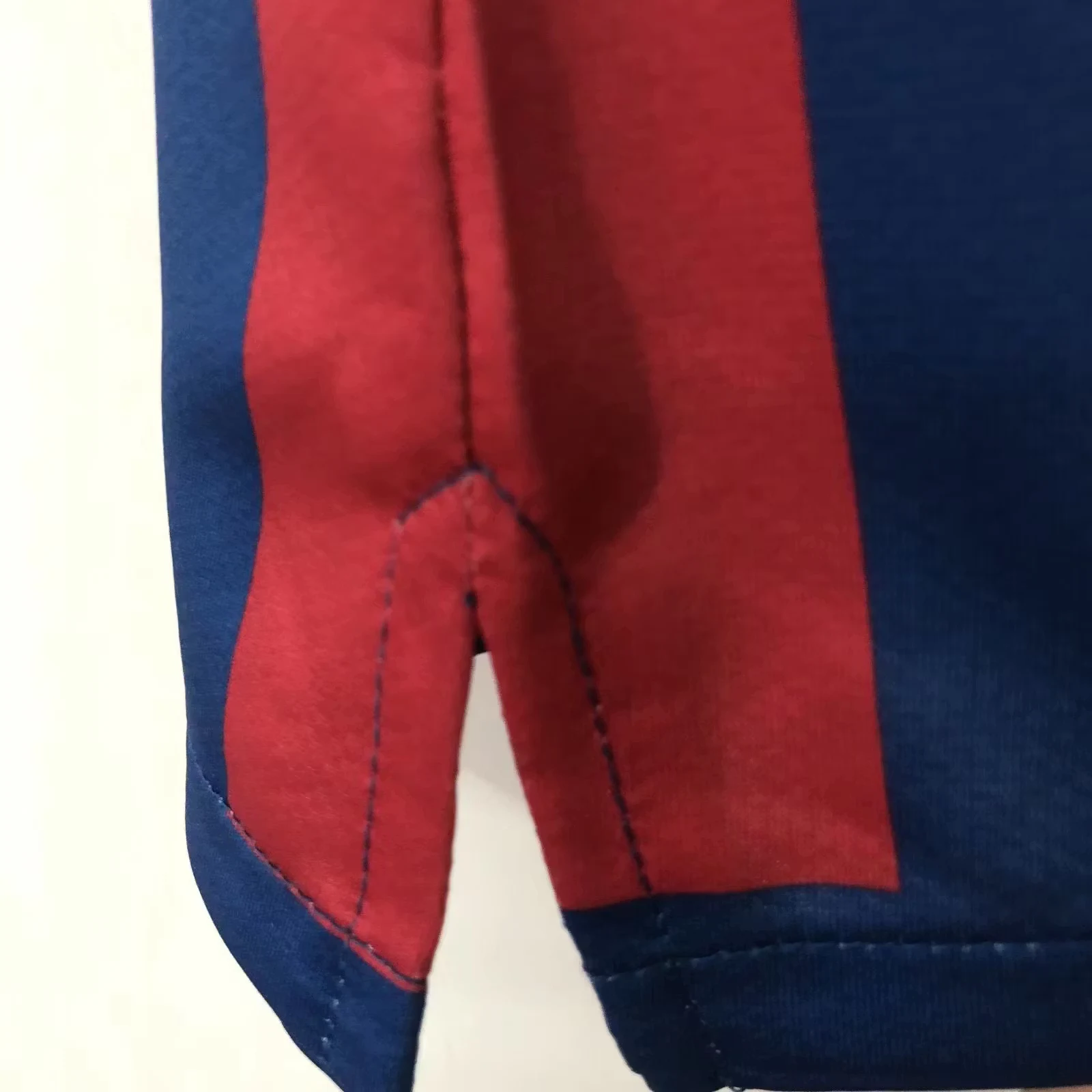2010-11 Barcelona Home Retro Jersey view 5