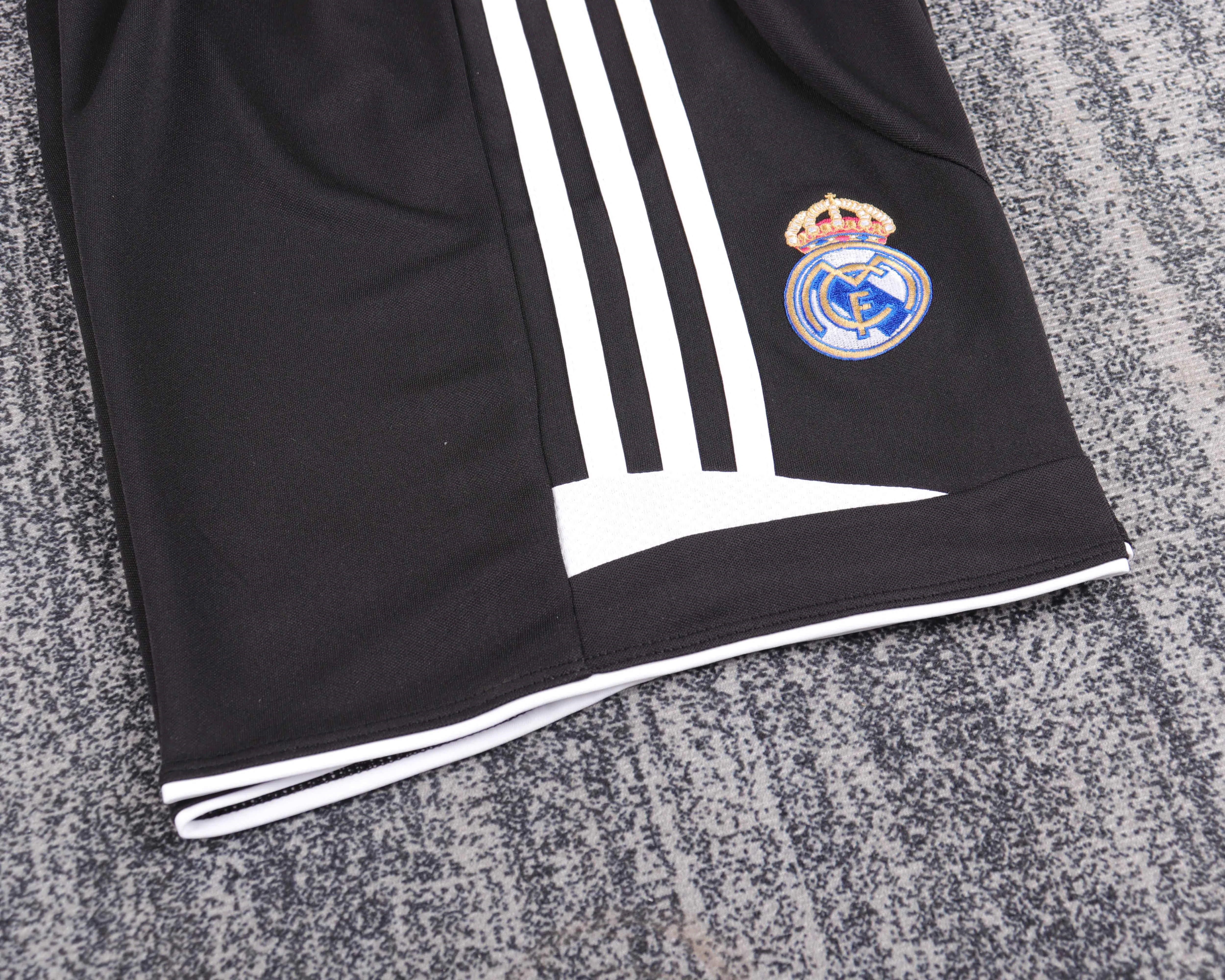 2006-07 Real Madrid Away Shirt - Kids Sizes view 3