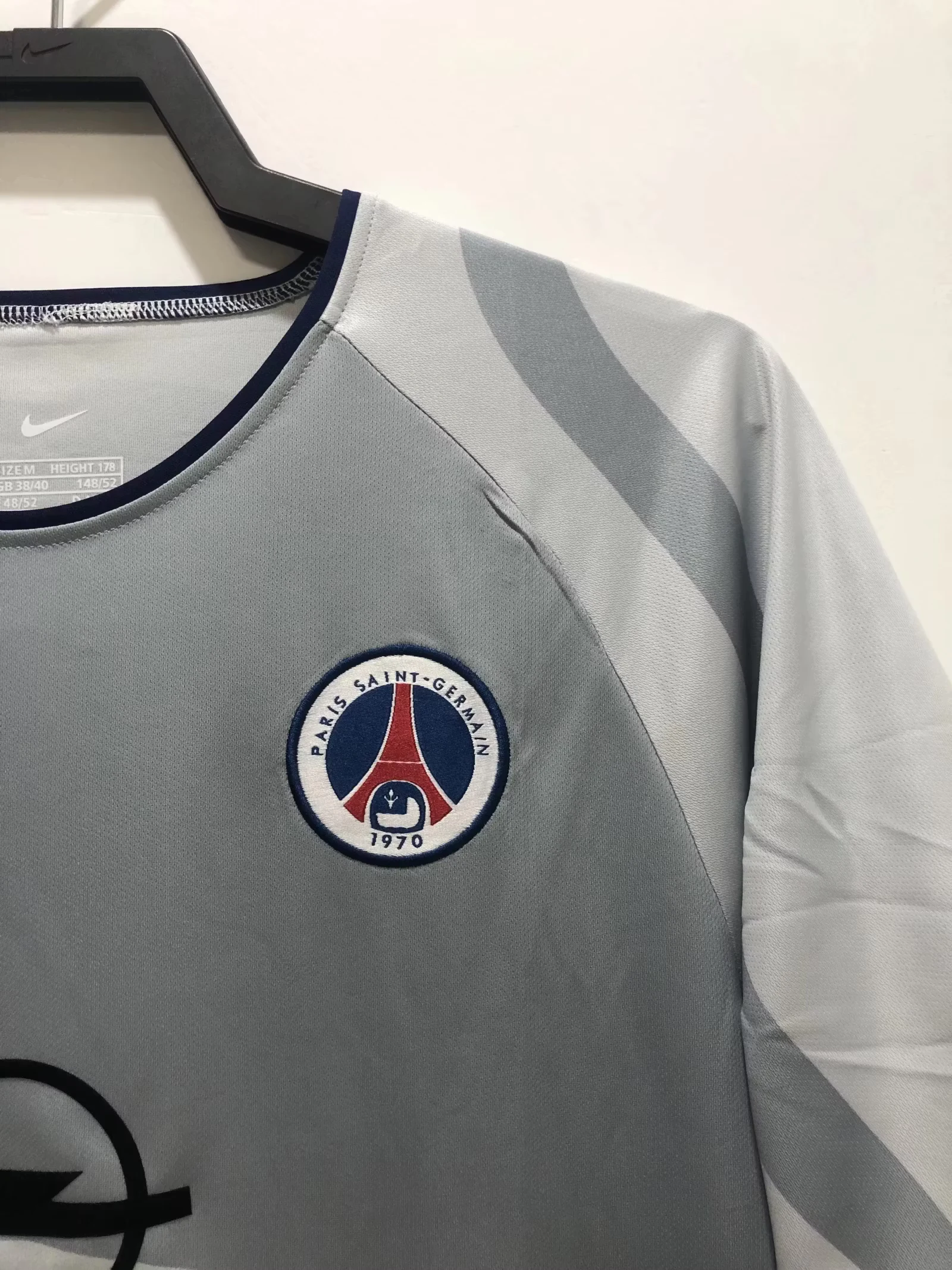2001 Paris retro away jersey view 9