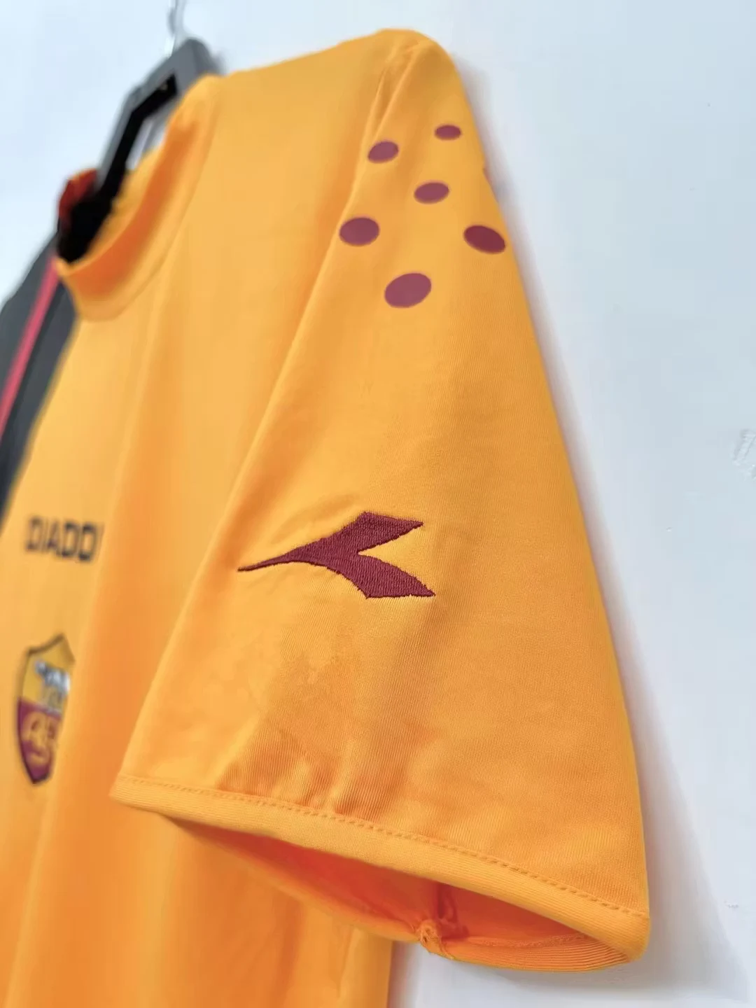 2005-06 Roma Home Retro Jersey view 10