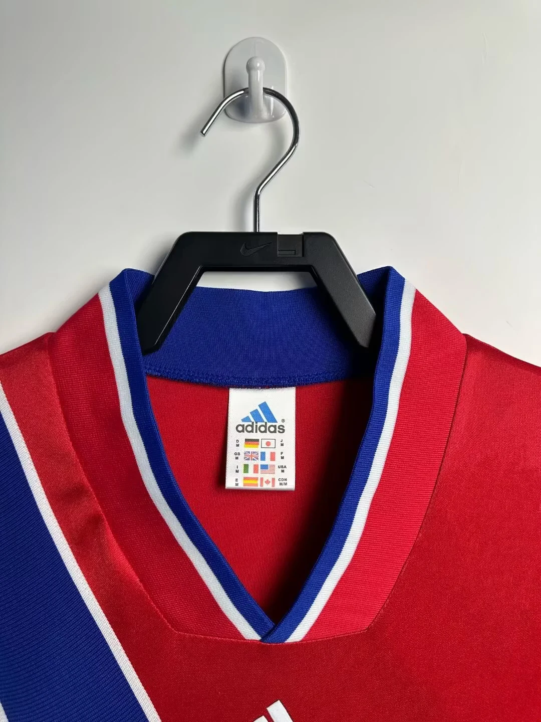 1993-95 Bayern home retro jersey view 3
