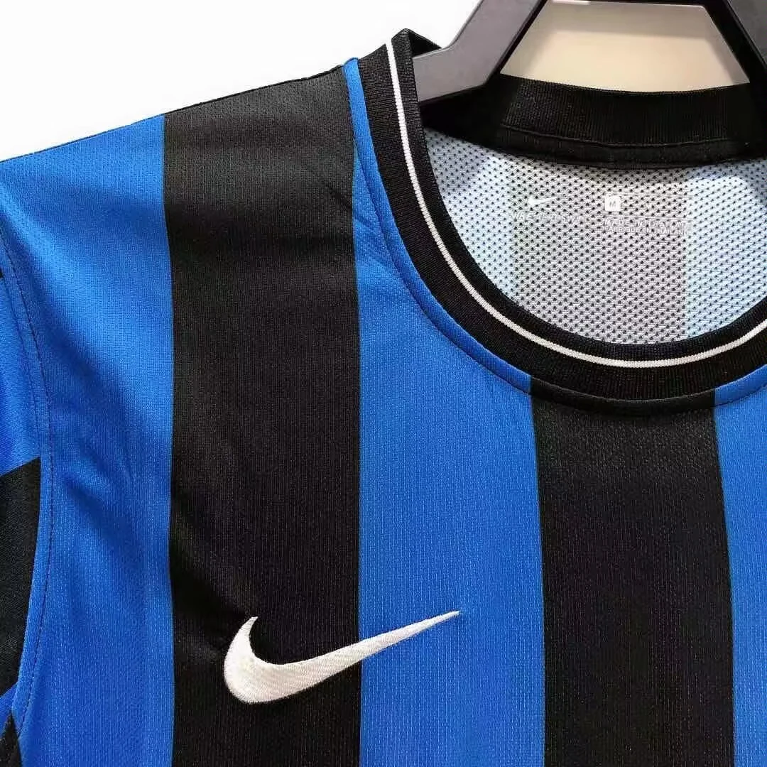2010 Inter Milan home blue and black retro jersey view 6