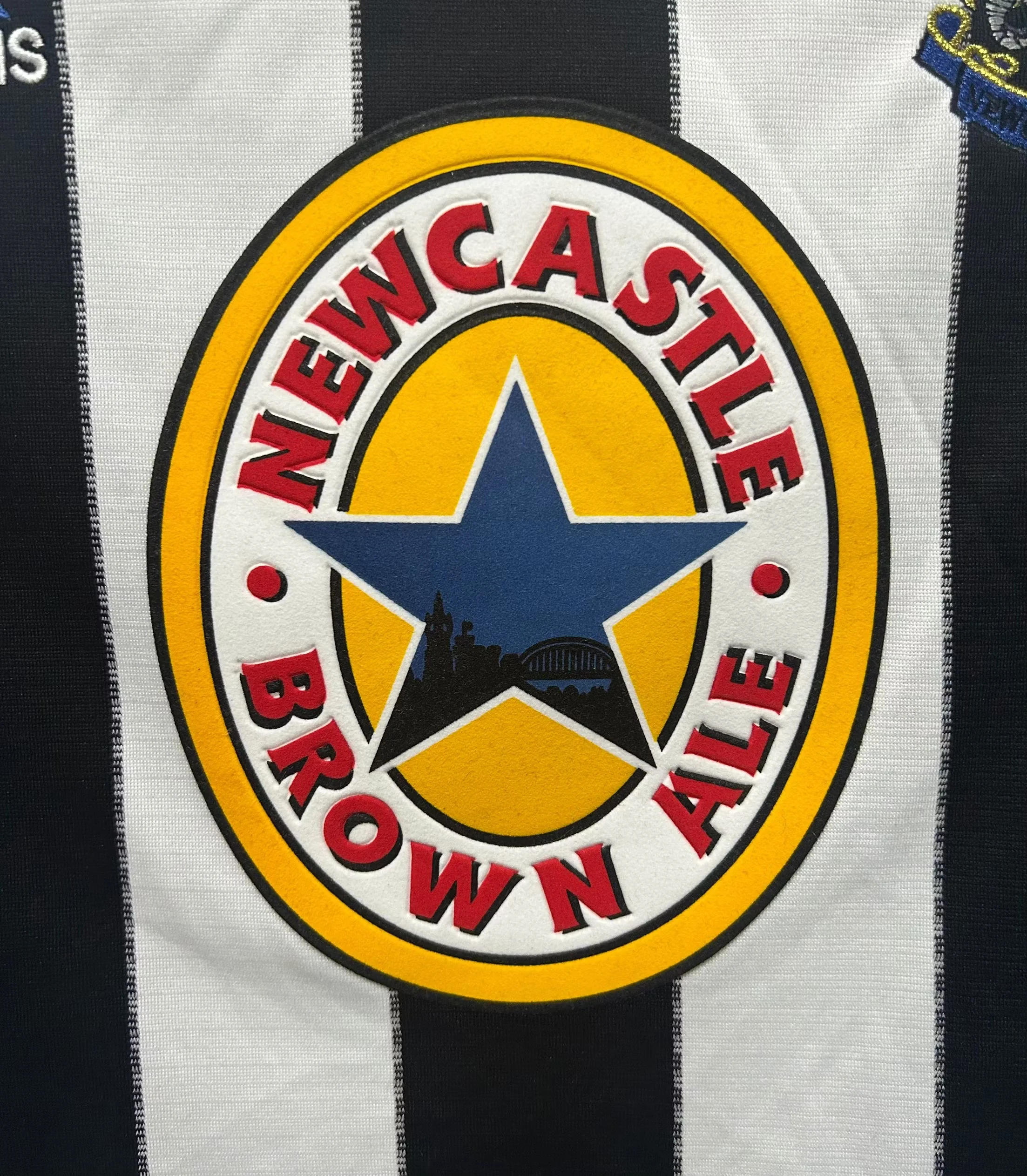 1999-00 Newcastle United Home Retro Jersey view 6