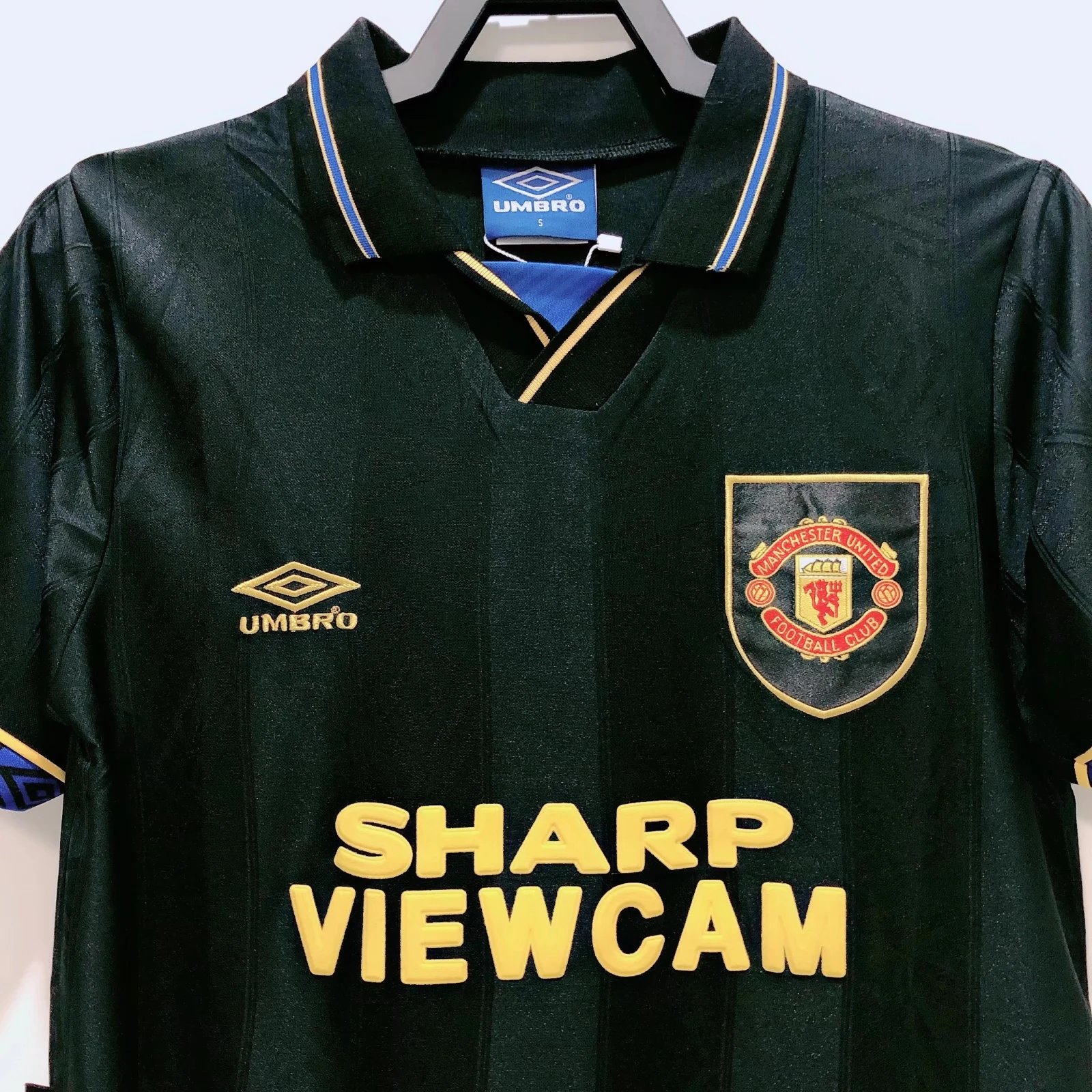 1993-94 Manchester United Away Retro Shirt view 5