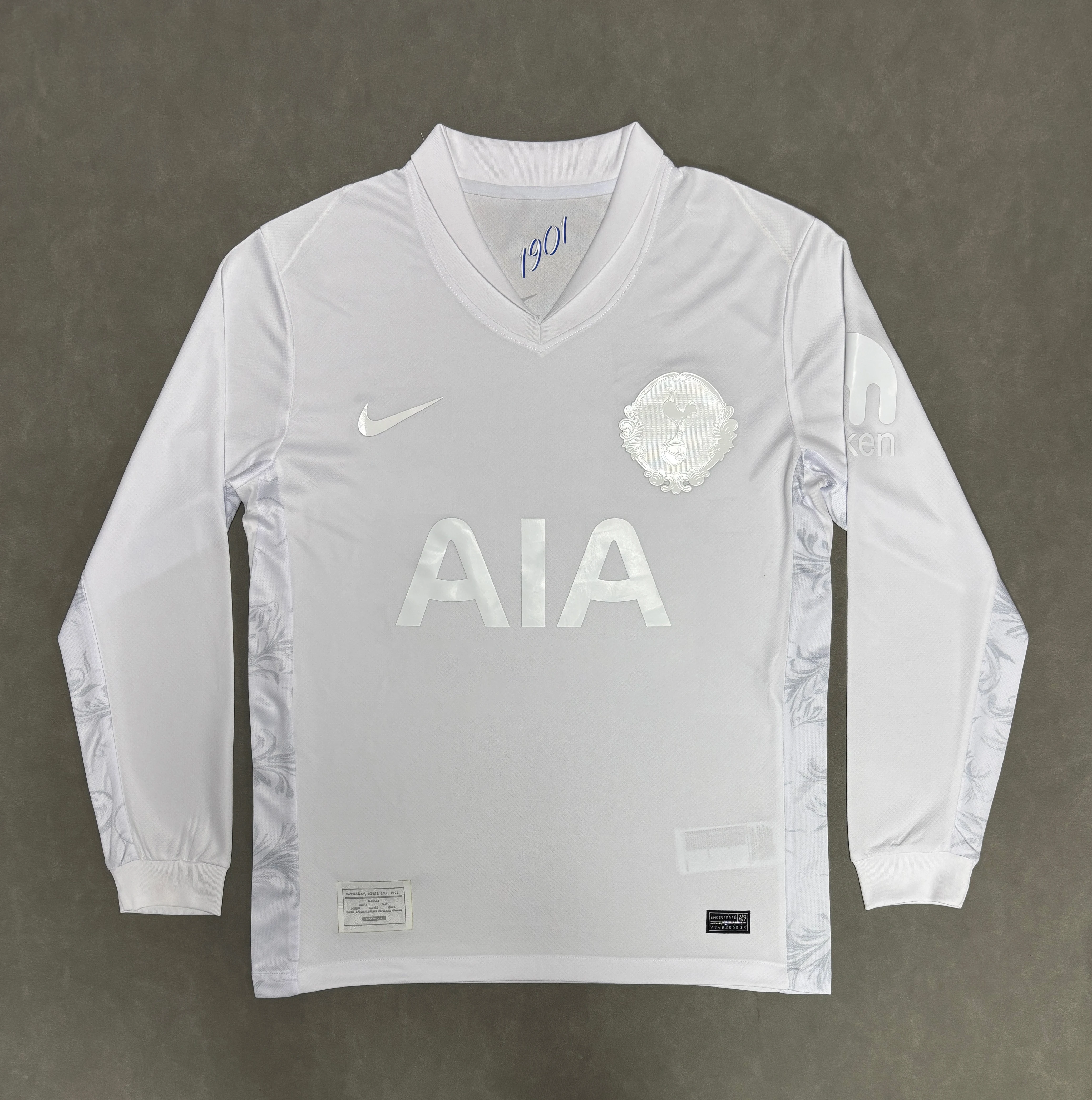 2025–26 Tottenham Hotspur 125th Anniversary Long-Sleeve Jersey
