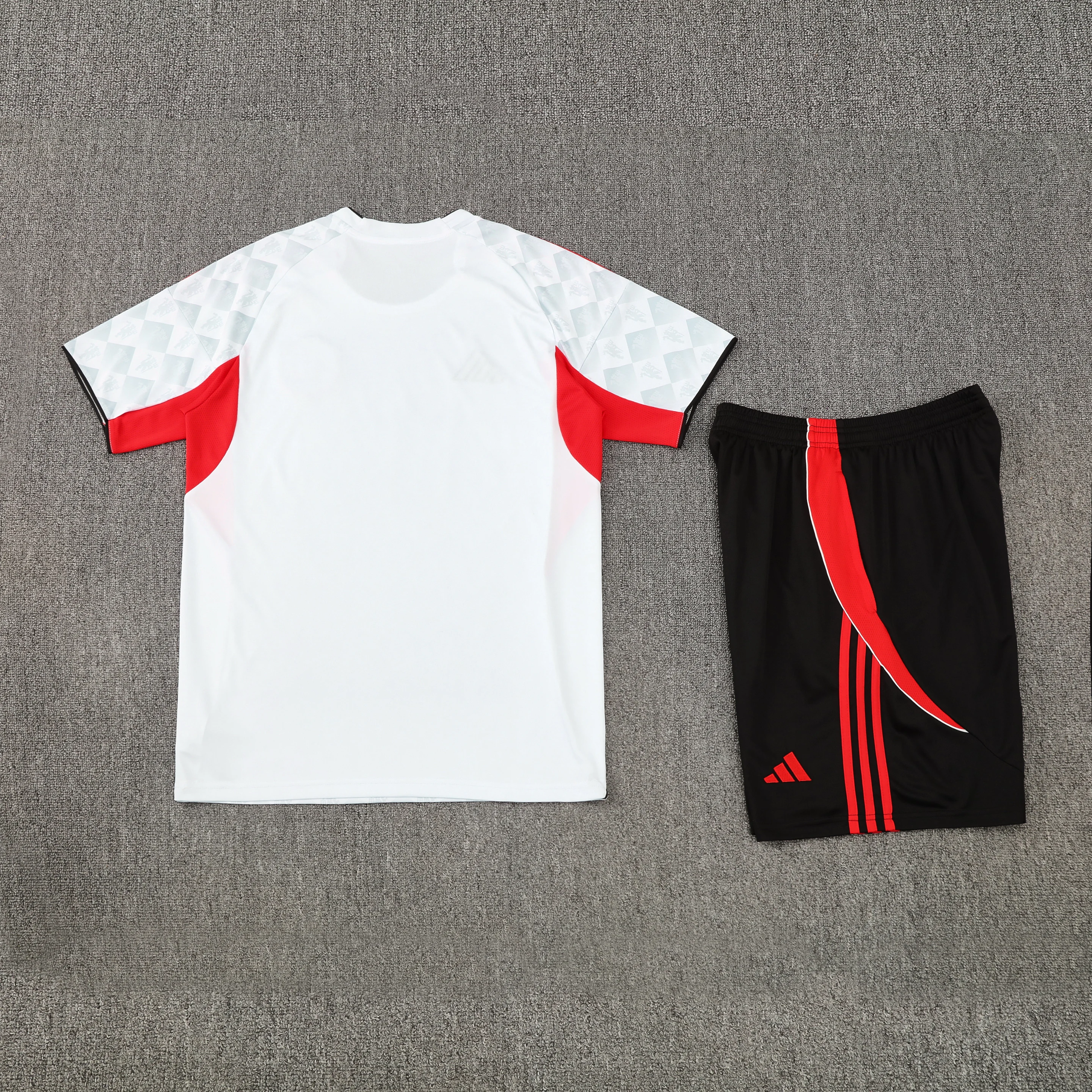2025-26 Manchester United white short-sleeved training jersey view 15