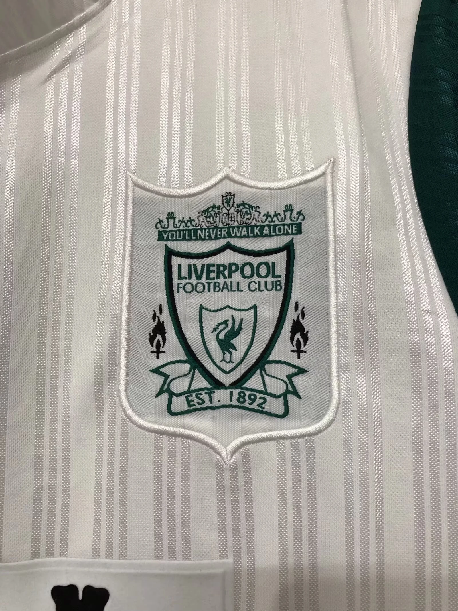 1995-96 Liverpool Away Retro Shirt view 8