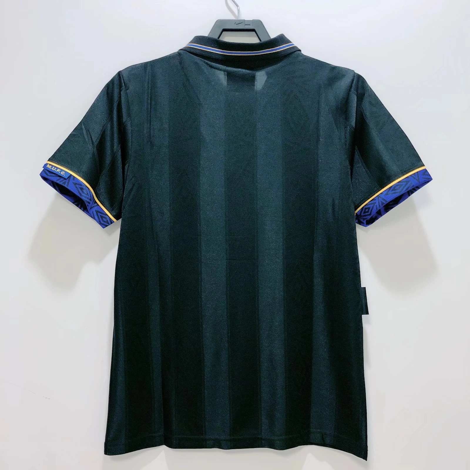 1993-94 Manchester United Away Retro Shirt view 2