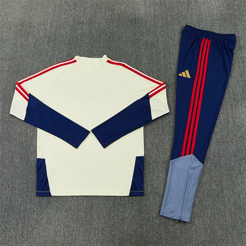 2026-27 Bayern Munich Beige Half-Zip Training Jersey view 17