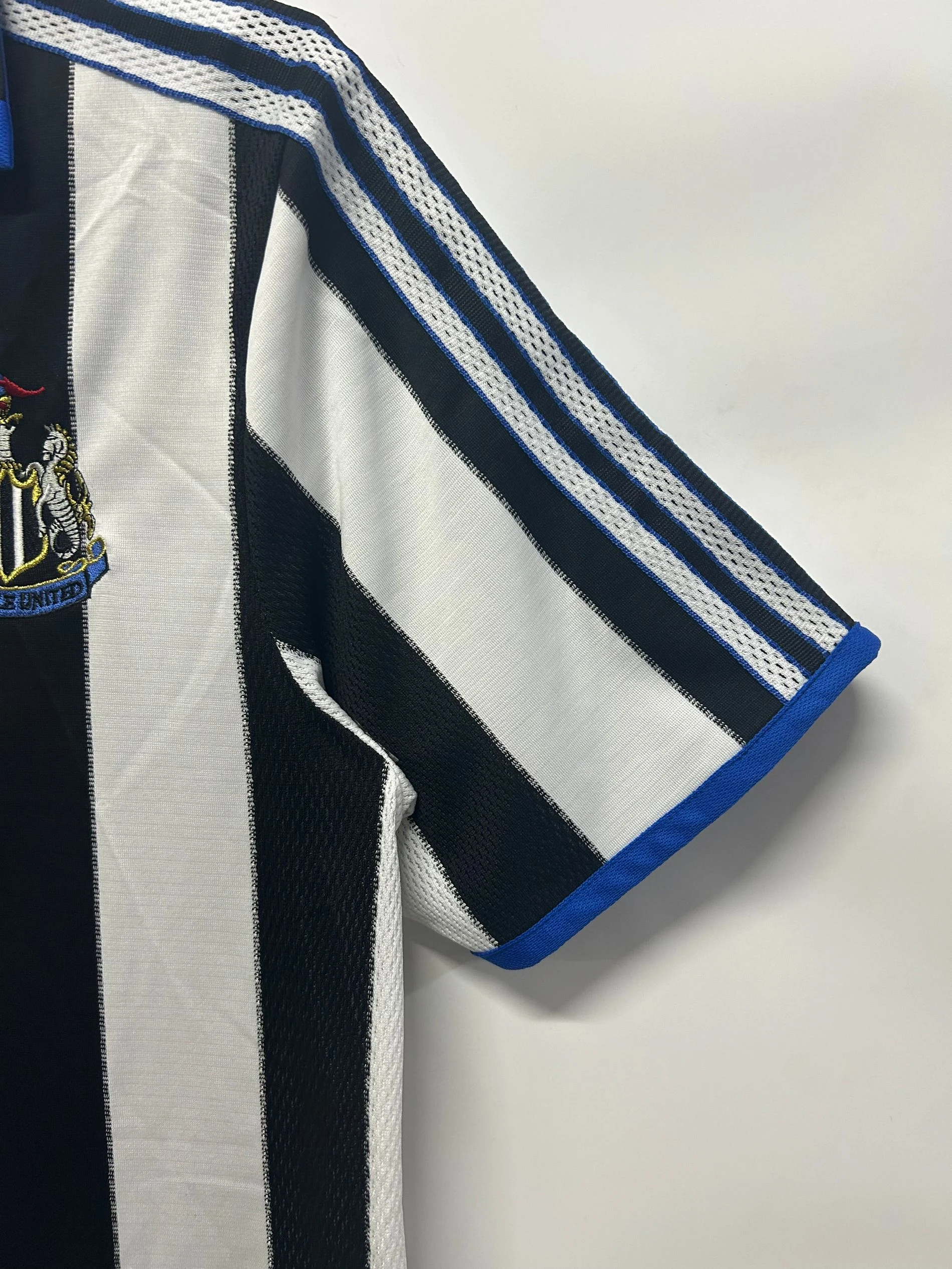 1999-00 Newcastle United Home Retro Jersey view 3