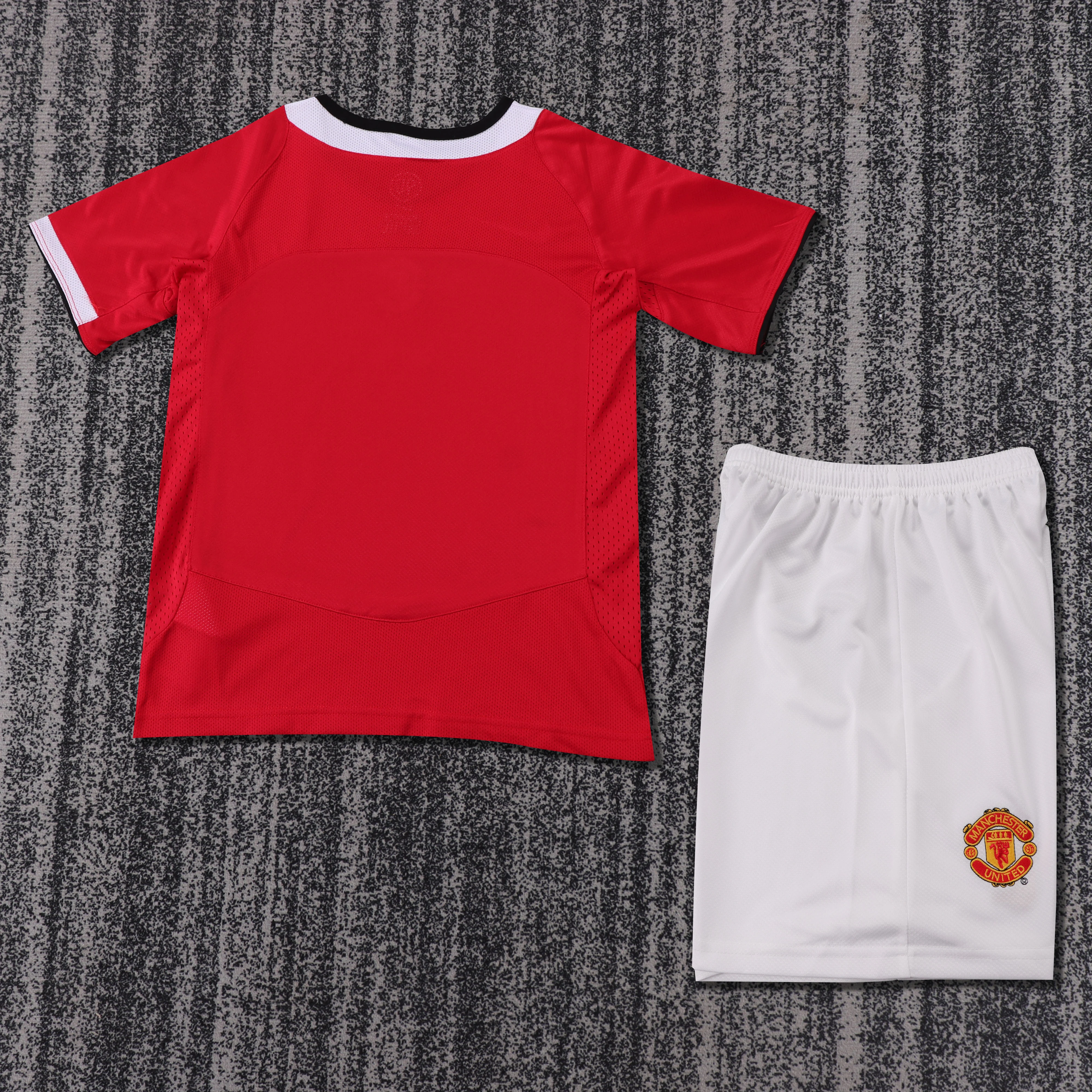 2005-06 Manchester United Home Retro Shirt - Kids view 2