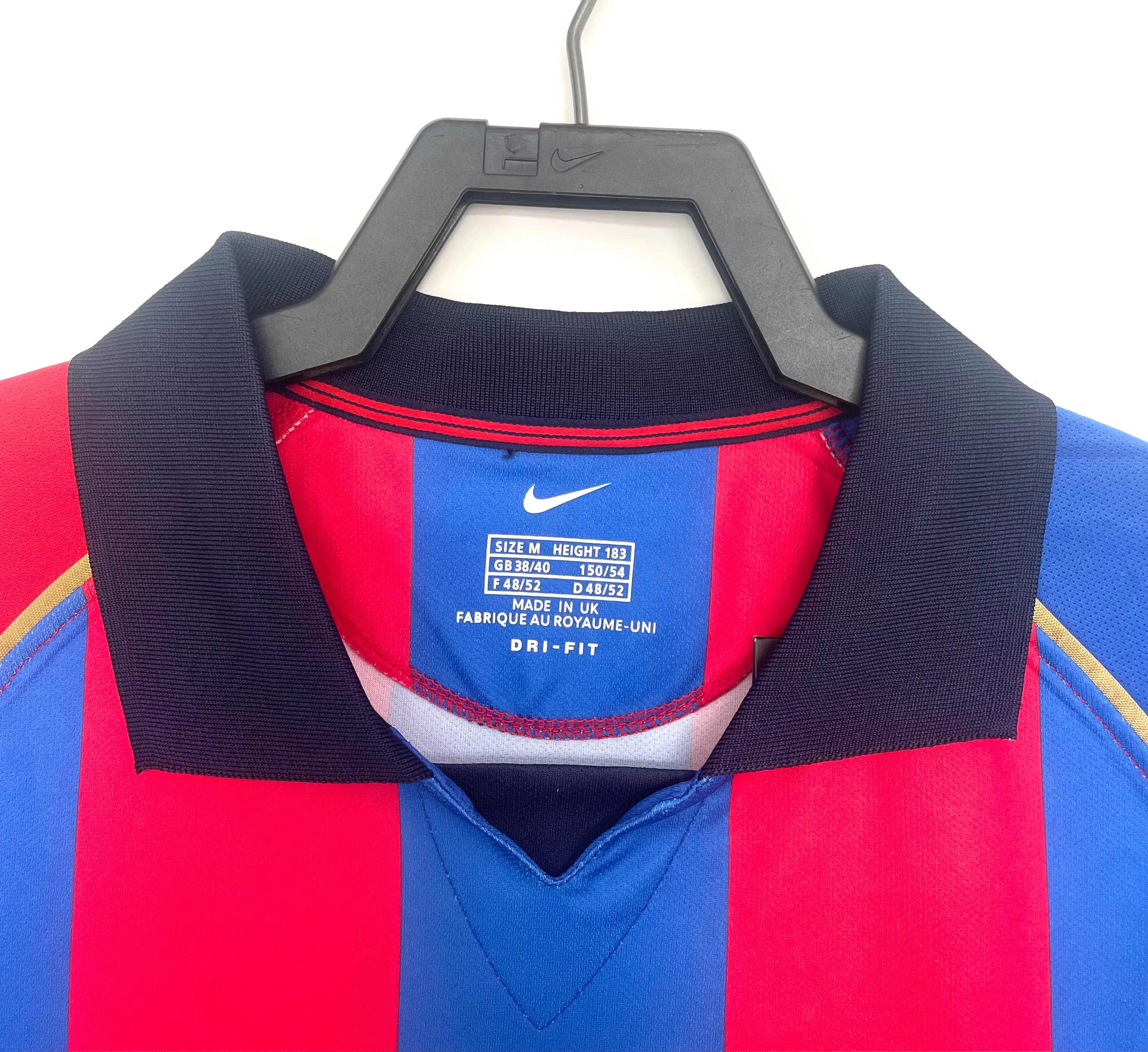 2001-02 Barcelona Home Retro Jersey view 6