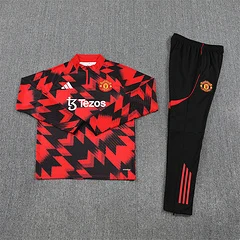 2025-26 Manchester United Red and Black Half-Pull Training Jersey view 13