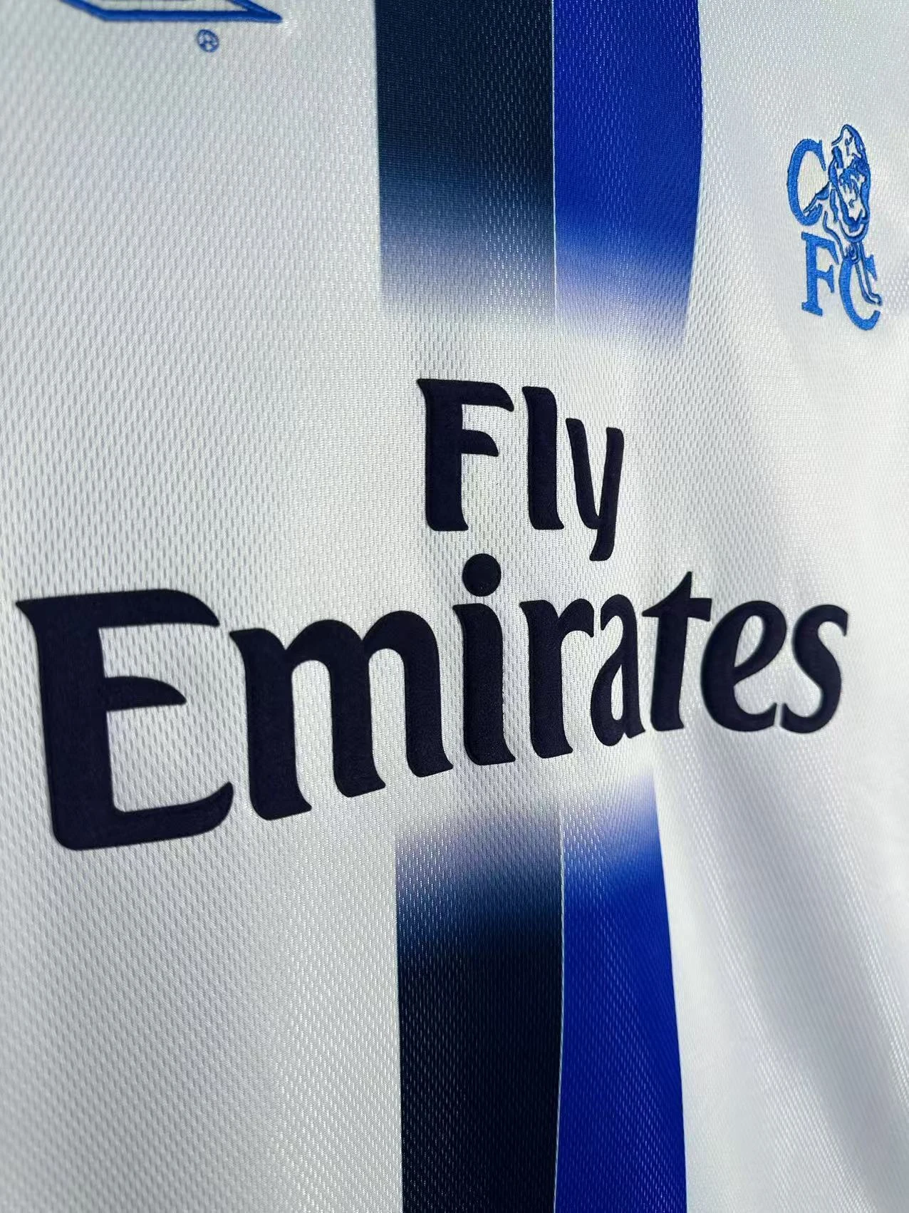 2003–05 Chelsea Away Long-Sleeve Retro Jersey view 5