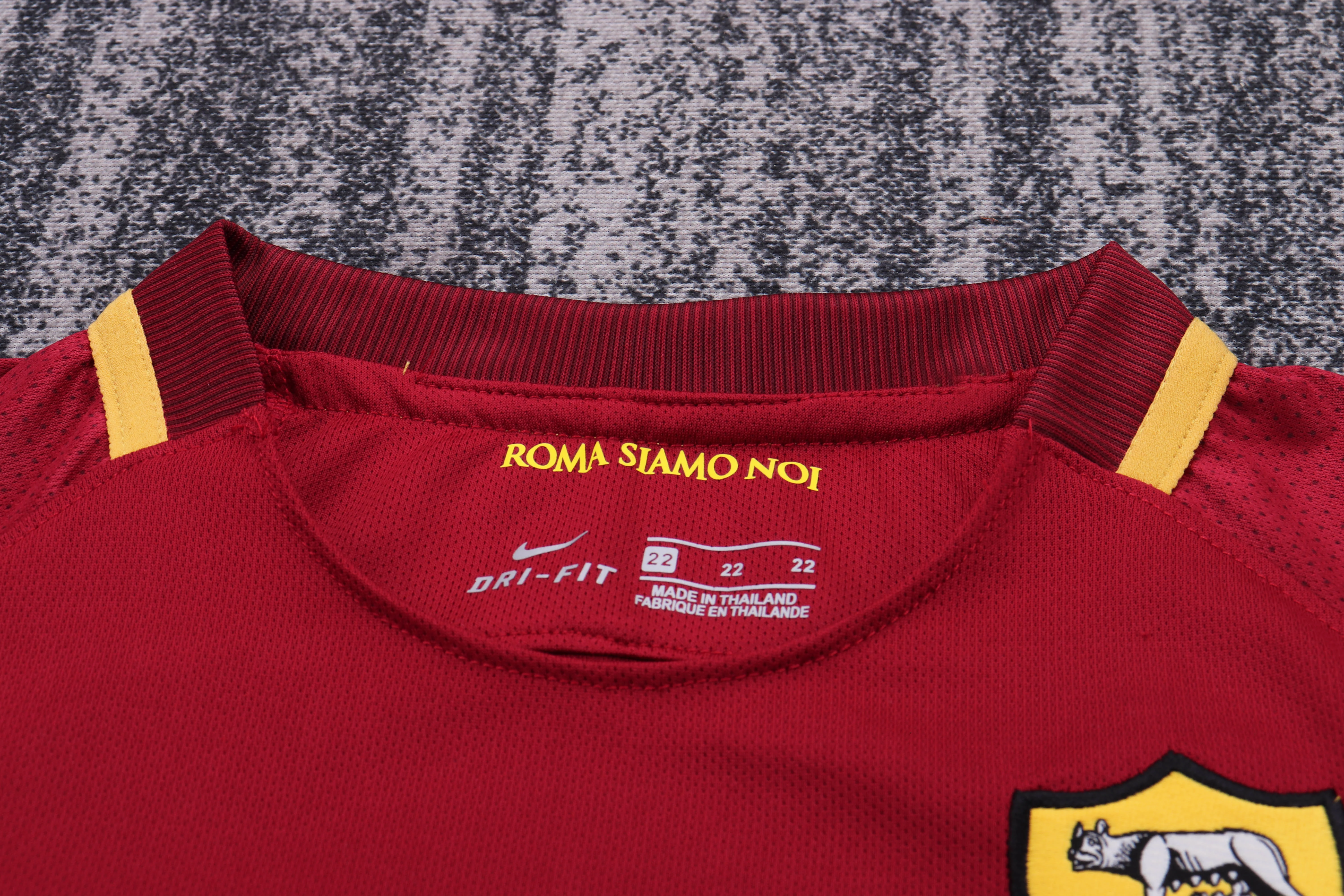 2017-18 Roma Home Retro Jersey - Children's Size view 3