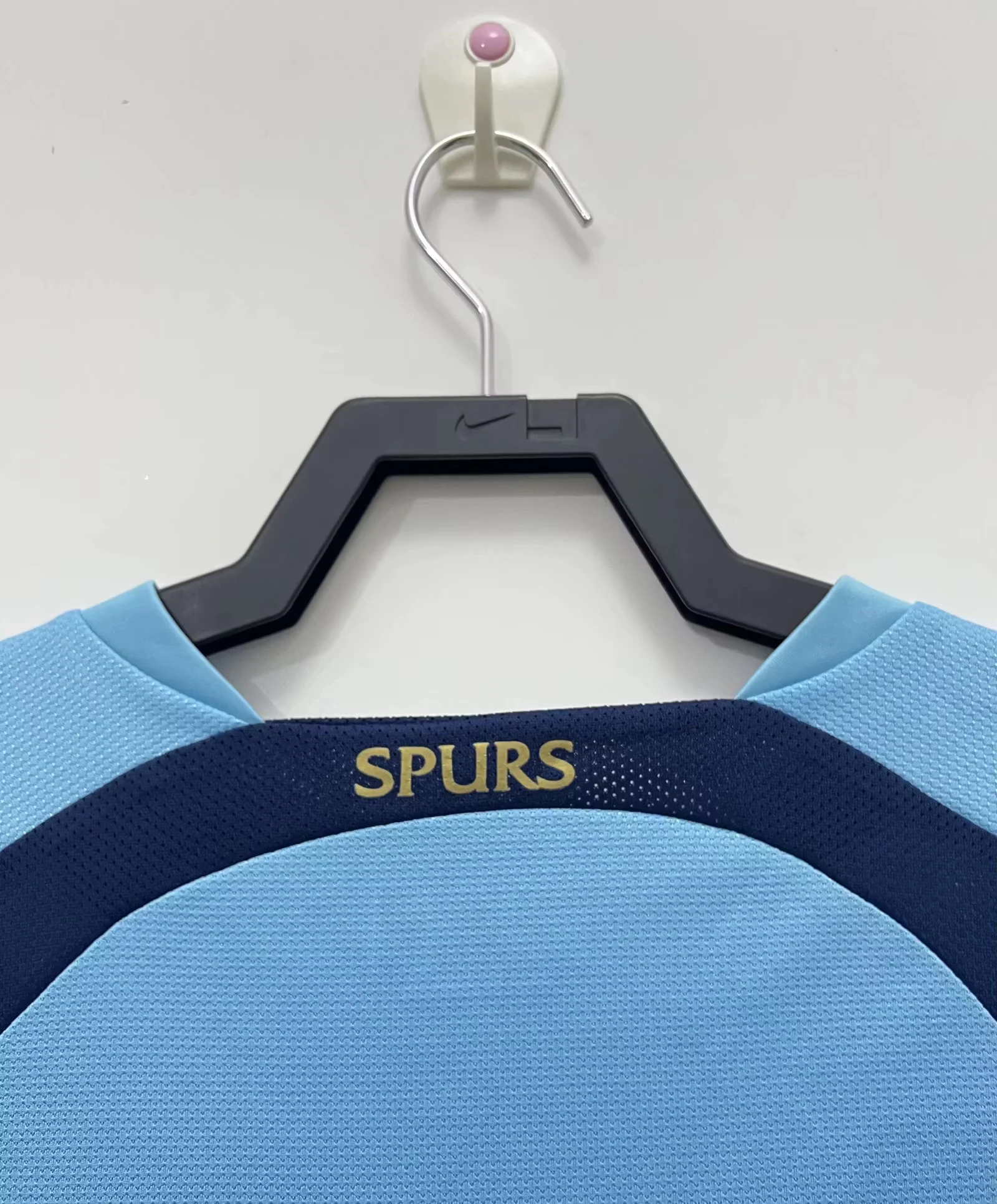 2006-07 Tottenham Hotspur Away Retro Kit view 3