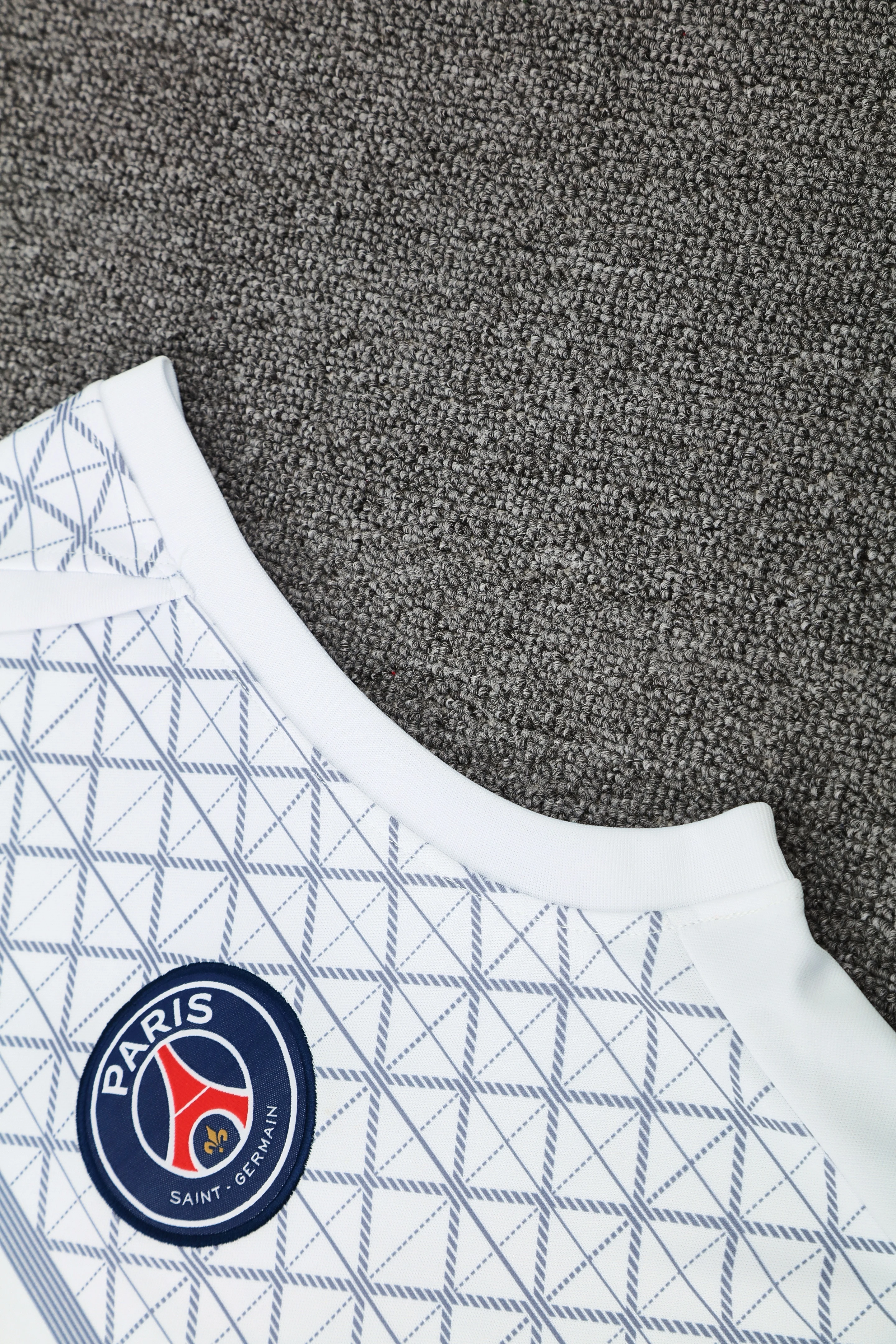 2025-26 Paris Saint-Germain training vest jersey view 10