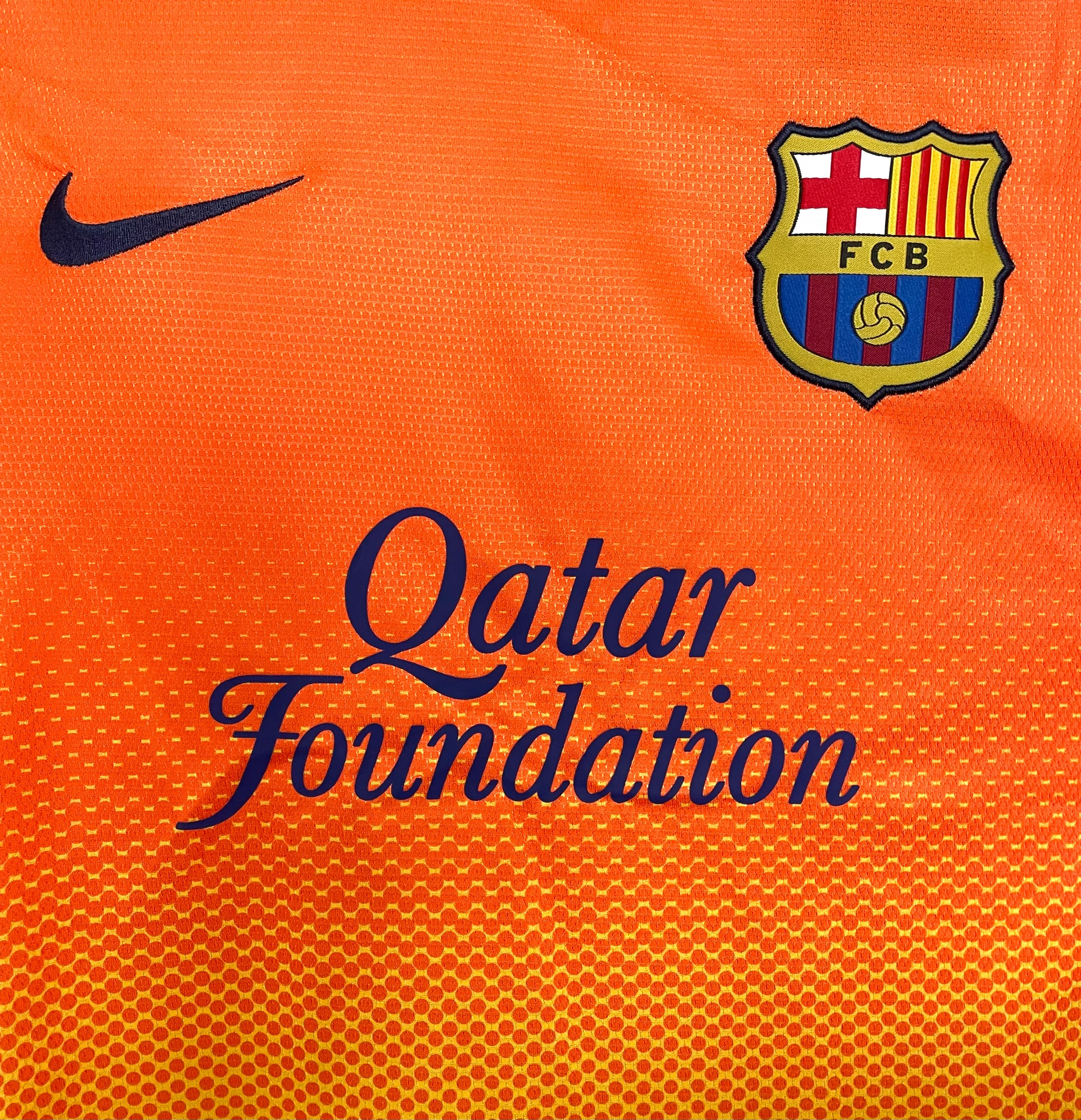 2012-13 Barcelona Away Retro Jersey view 6
