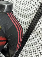 2025-26 Manchester United Training Shirt - Players view 9