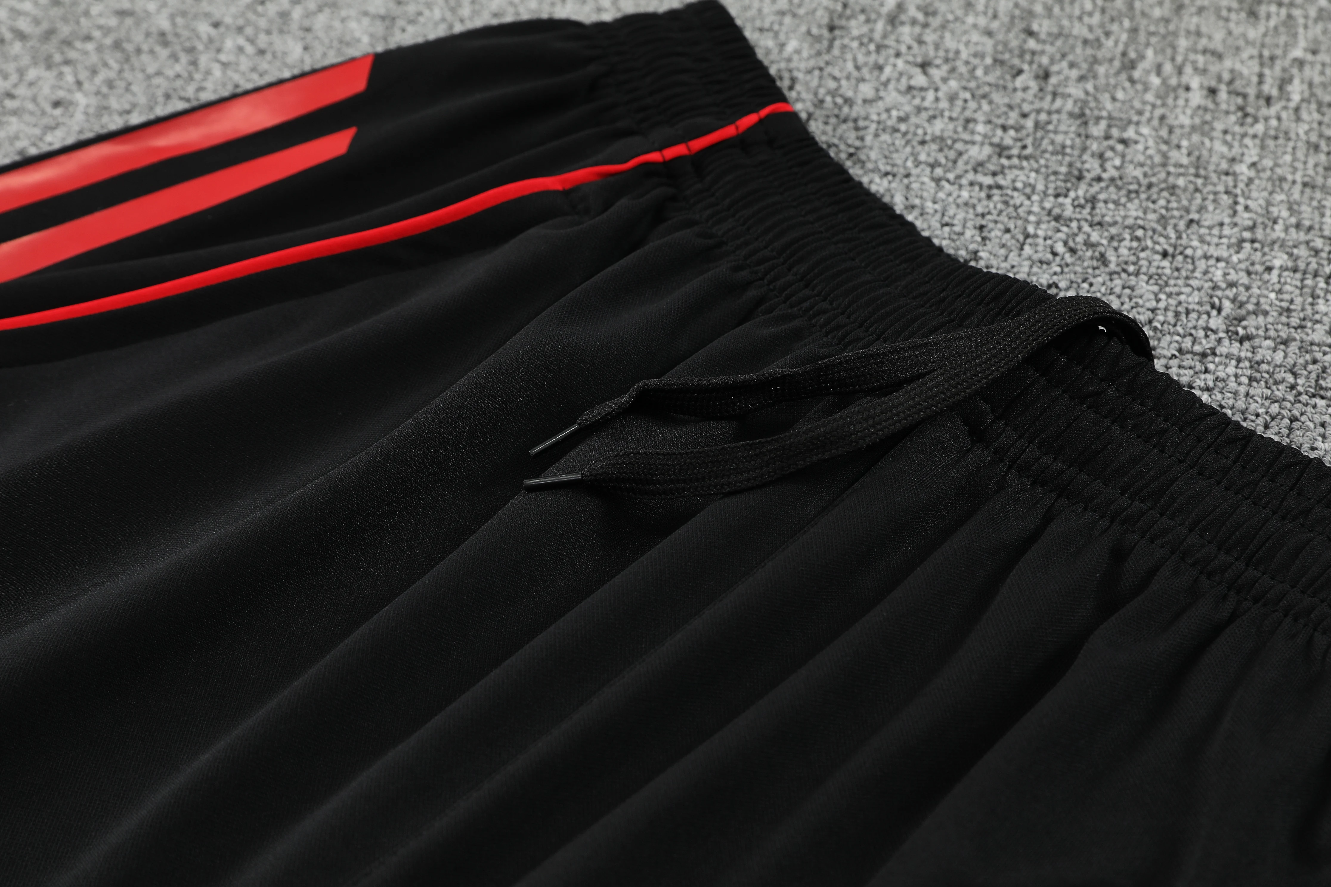 2025-26 Manchester United training vest jersey view 9