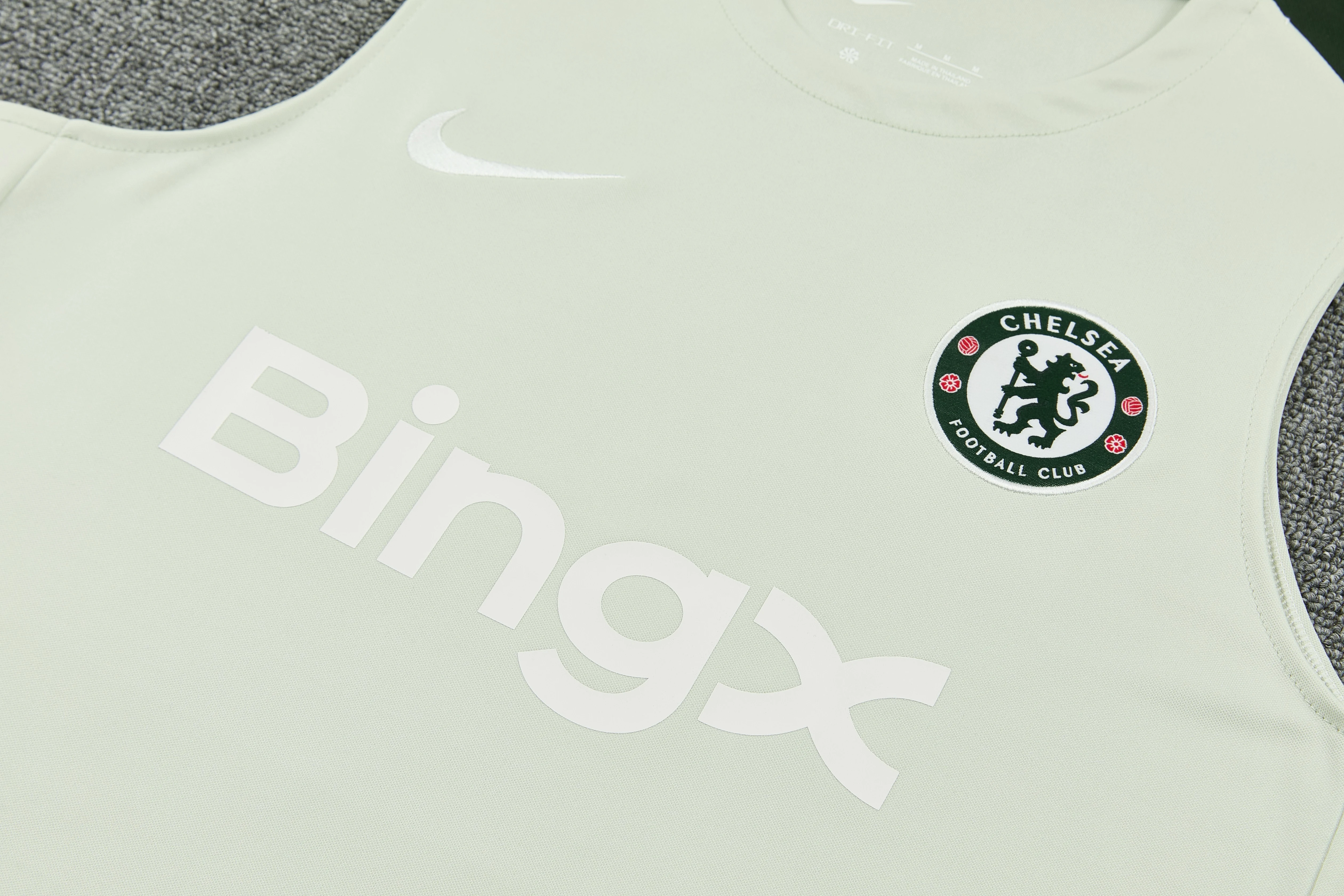 2025-26 Chelsea training vest jersey view 4