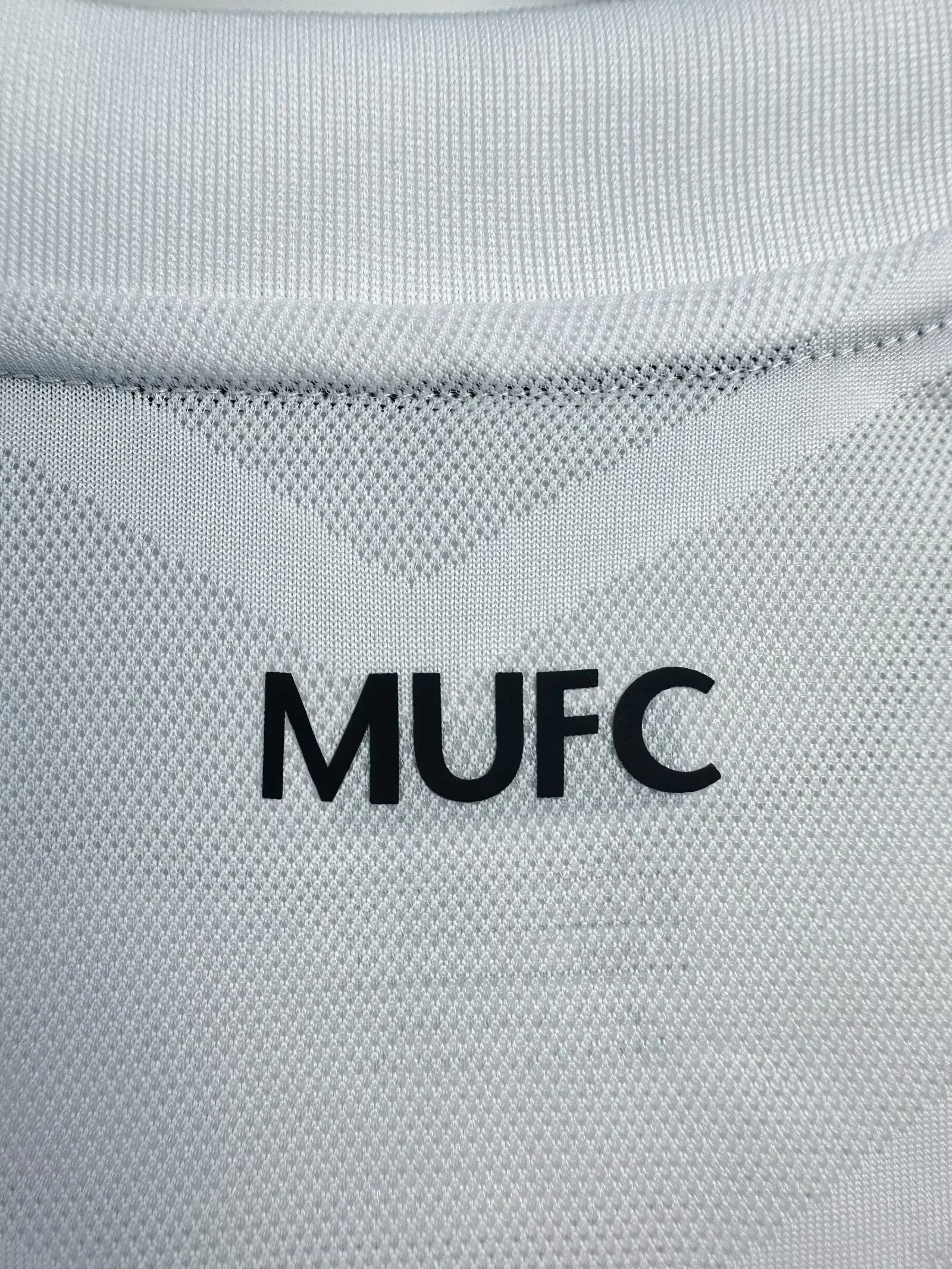 2010-11 Manchester United Away Long Sleeve Retro Shirt view 9