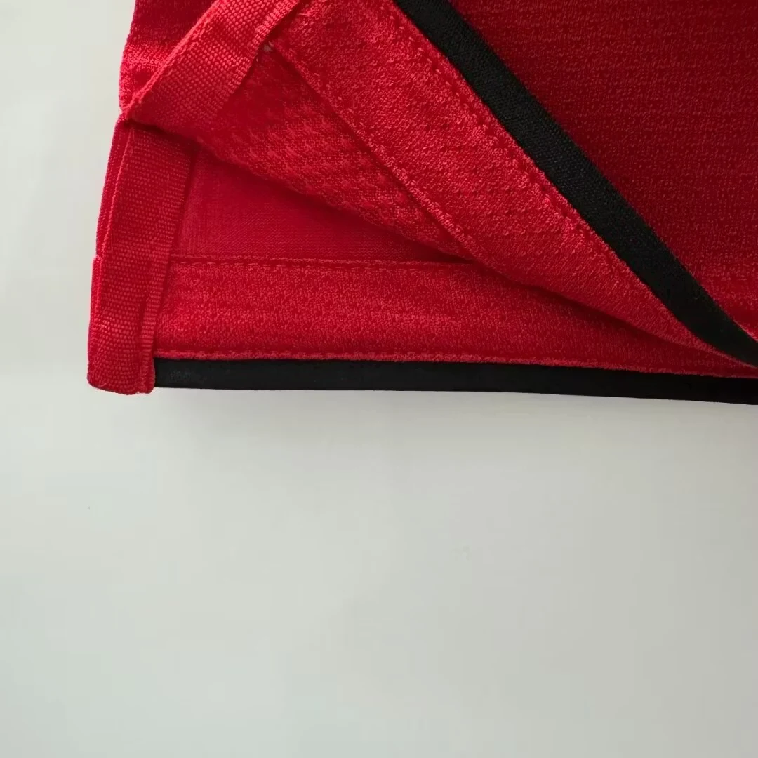 2010-11 Manchester United Home Retro Shirt view 4