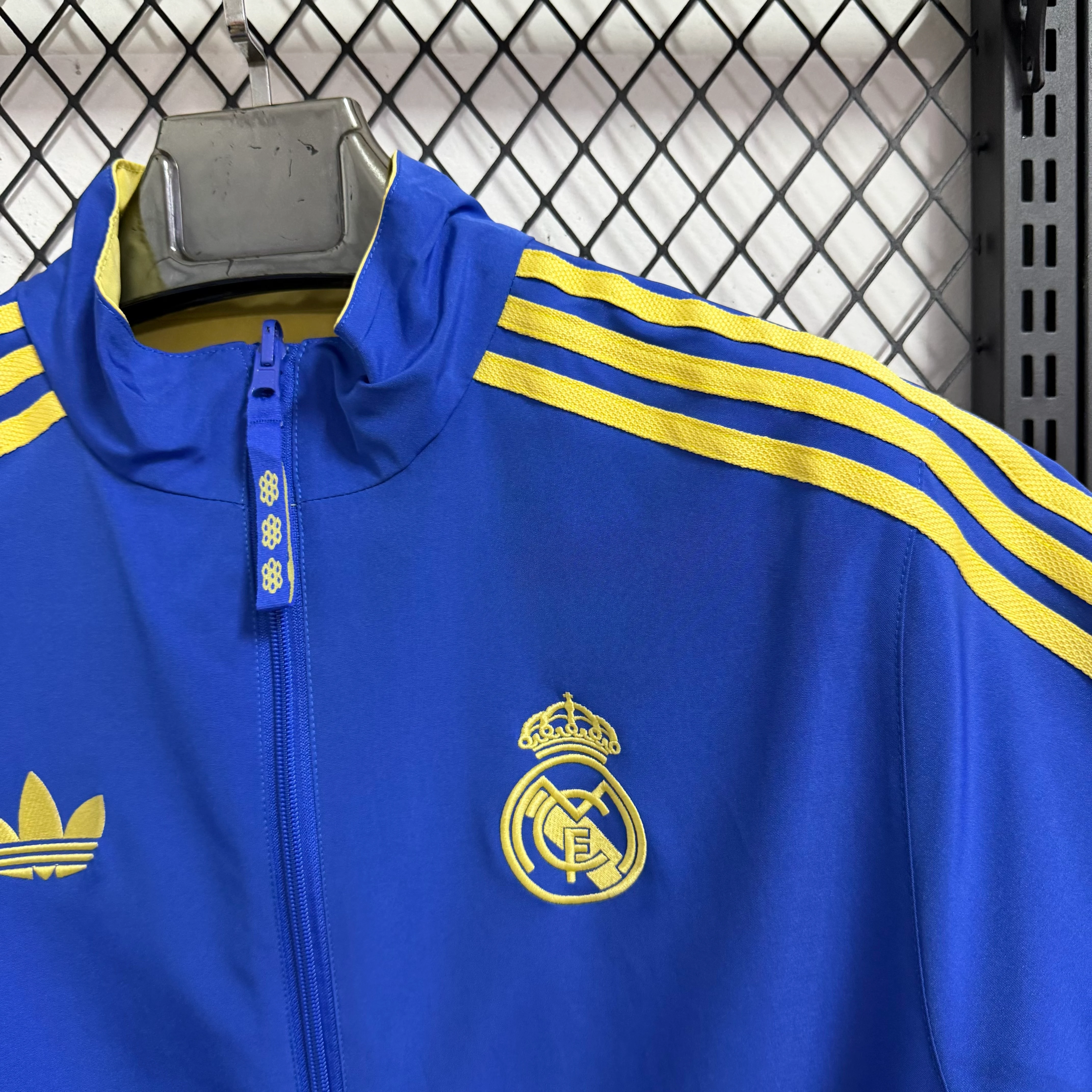 2025-26 Real Madrid Blue and Yellow Reversible Windbreaker Jacket view 7