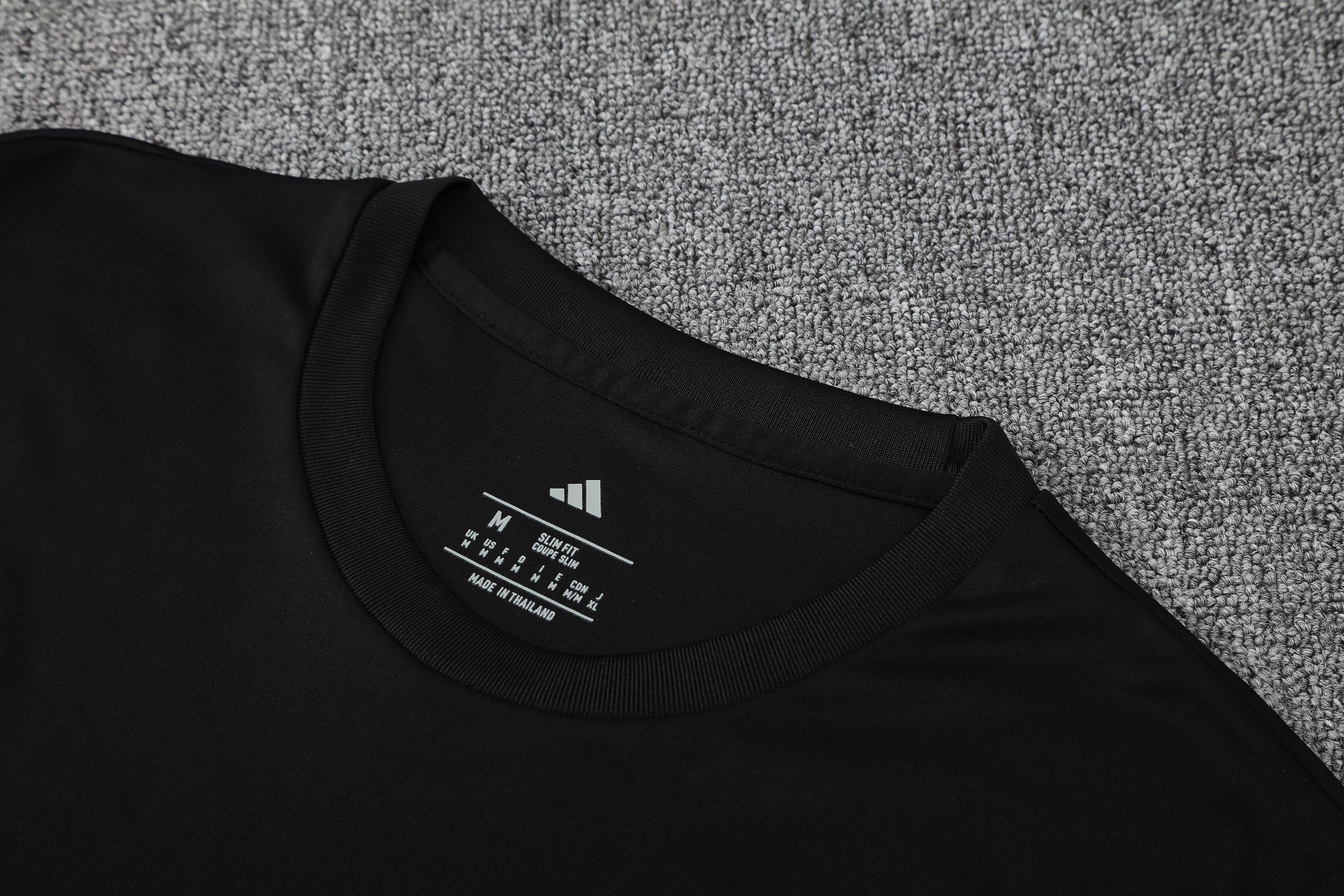 2025-26 Manchester United training vest jersey view 9