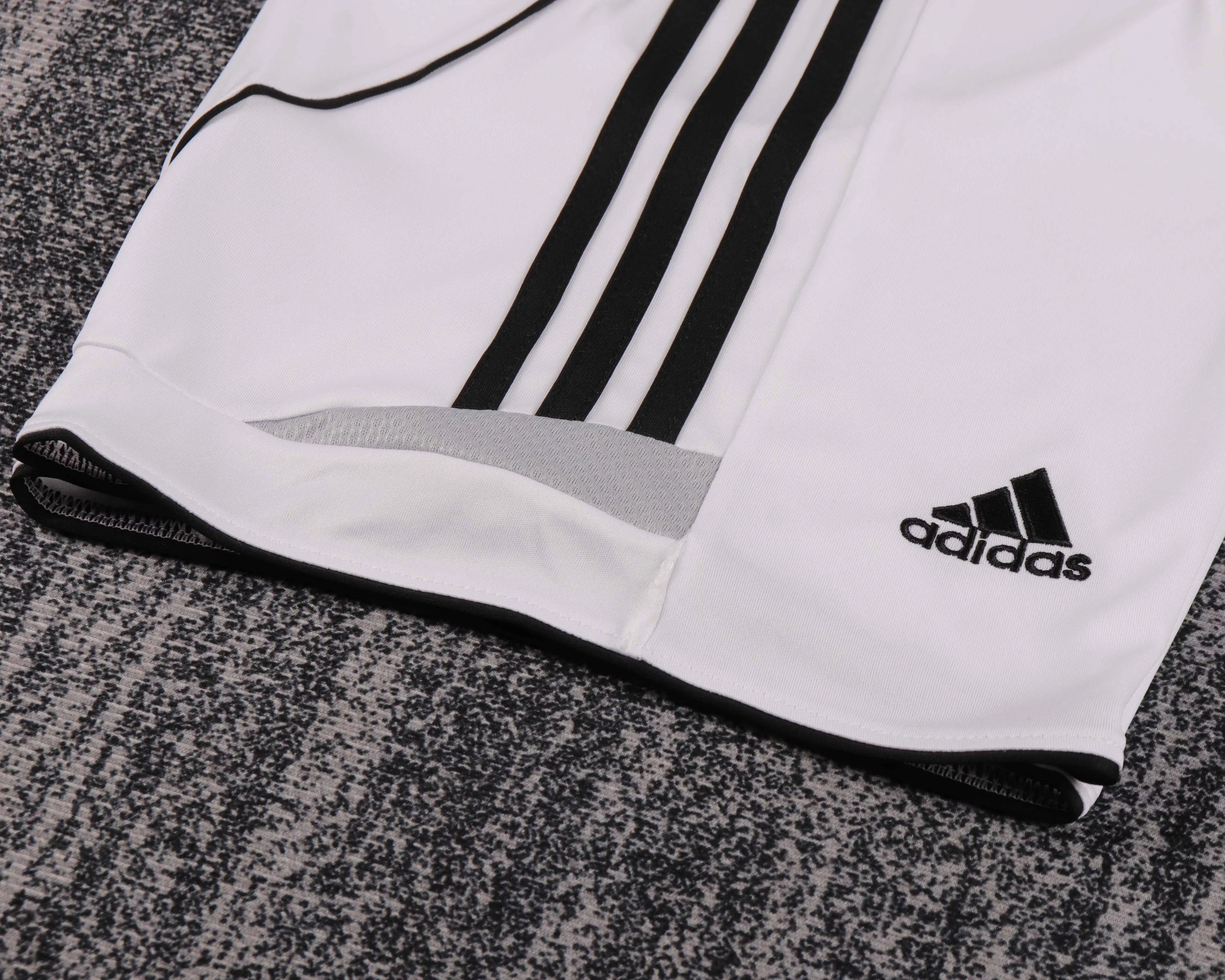 2006-07 Real Madrid Home Retro Shirt - Kids Sizes view 6