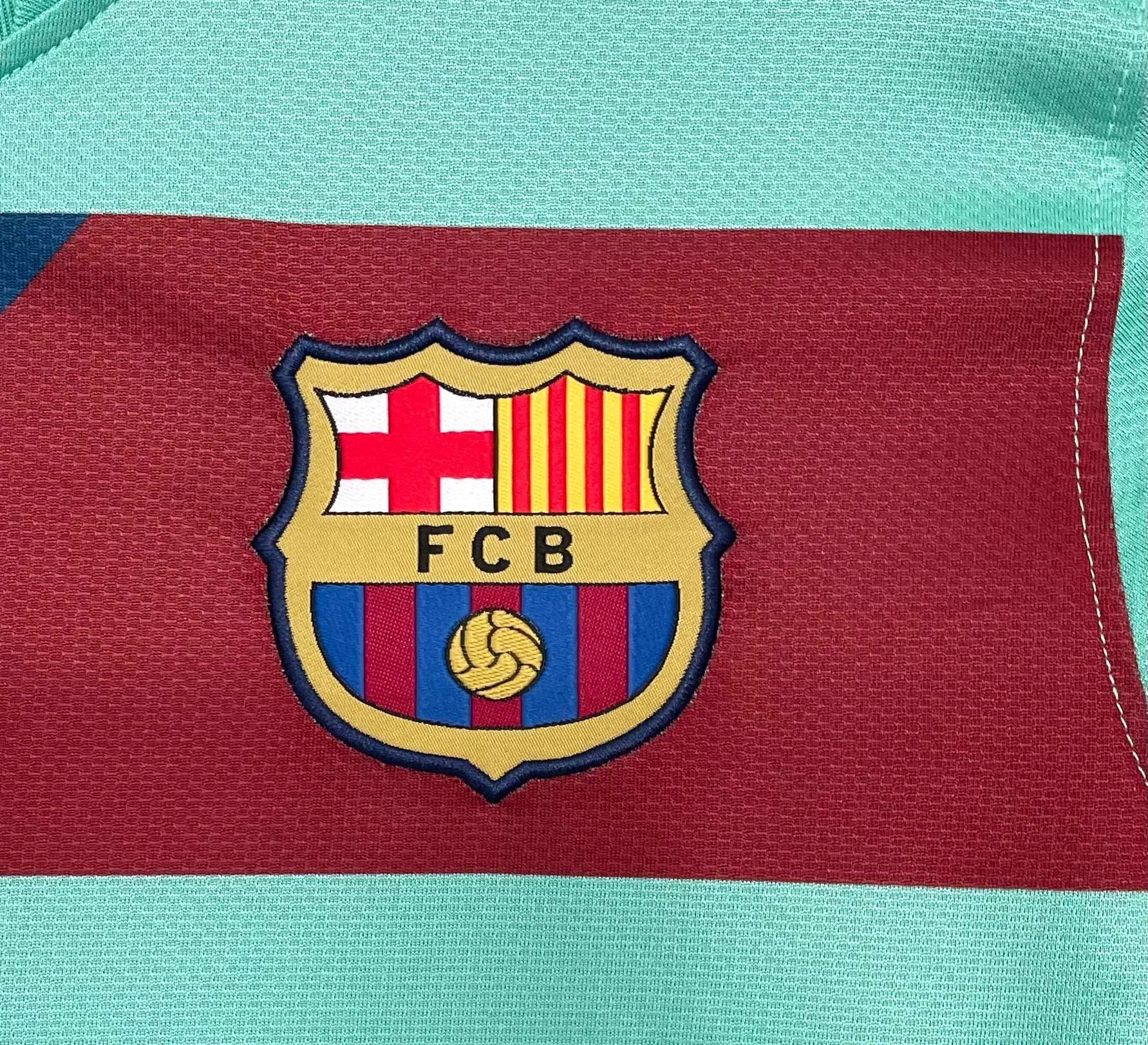 2010-11 Barcelona Away Long-Sleeve Retro Jersey view 4