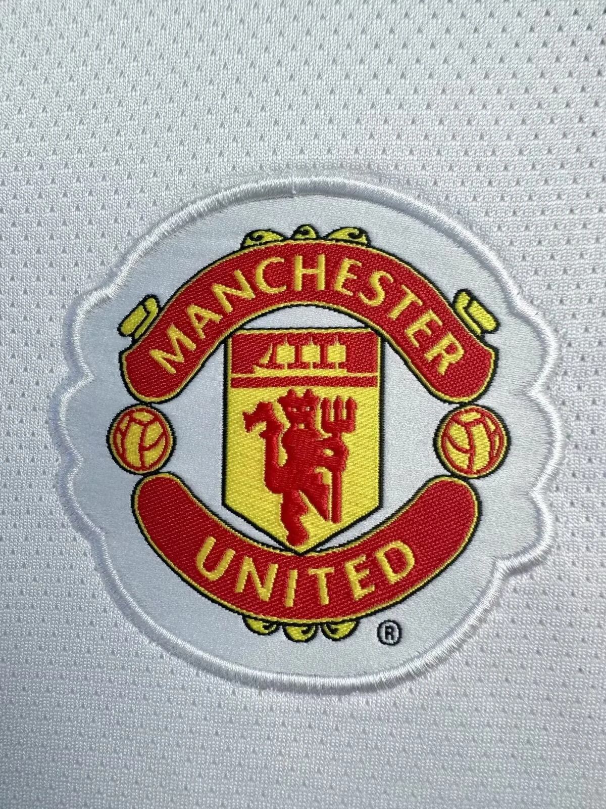 2010-11 Manchester United Away Long Sleeve Retro Shirt view 4