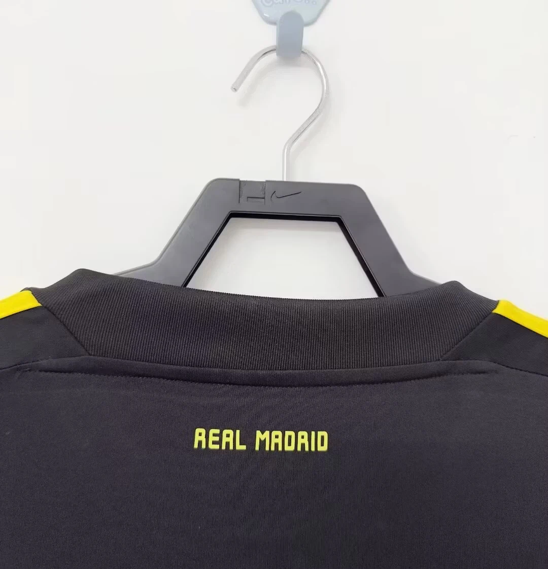 2011-12 Real Madrid Black Goalkeeper Retro Jersey view 5