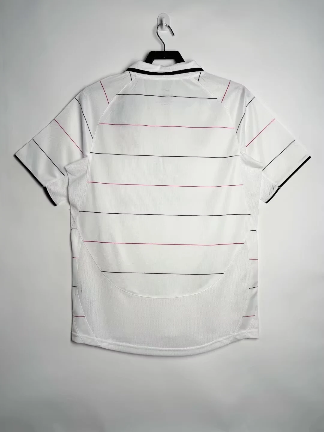 2003-05 Manchester United Away Retro Shirt view 2