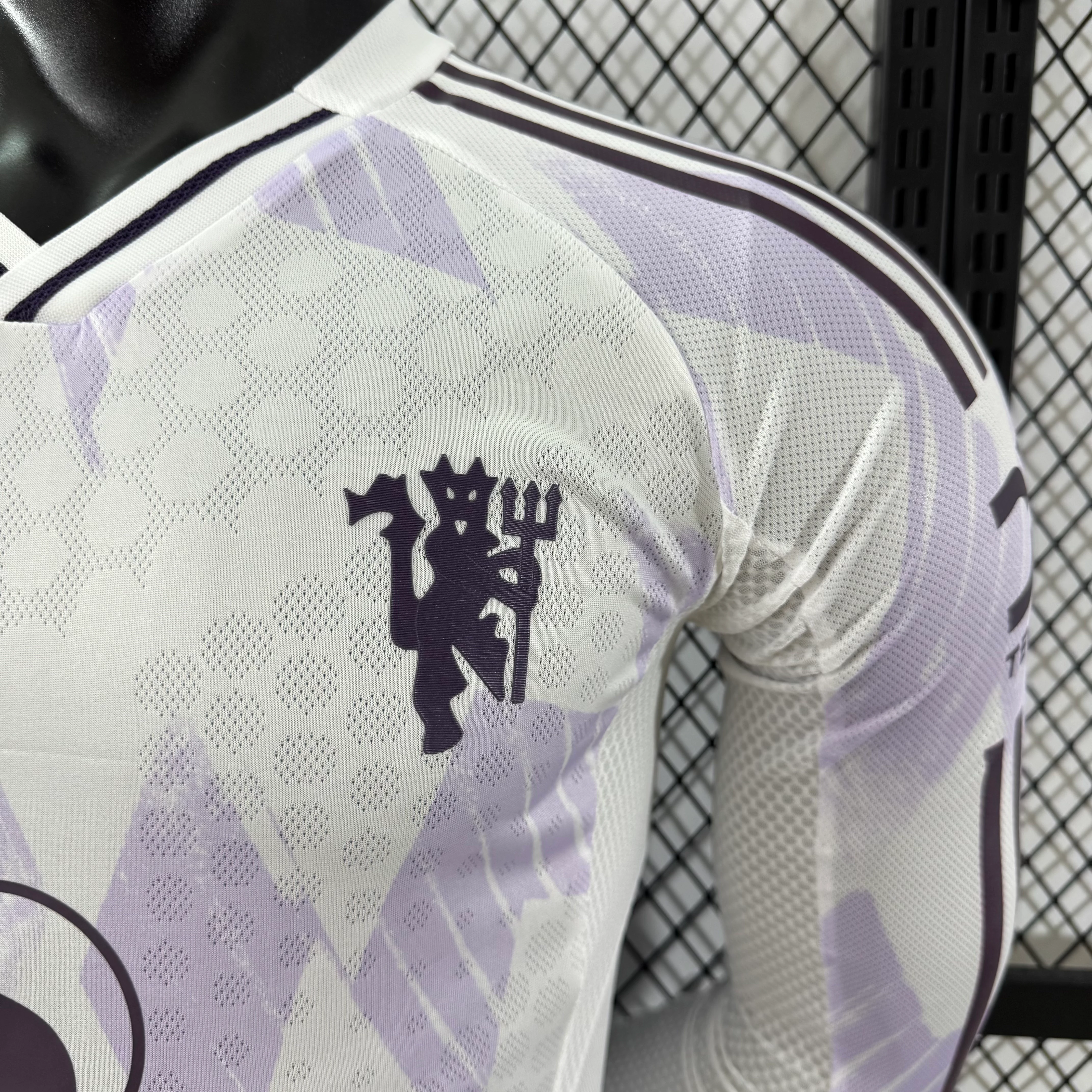2025-26 Manchester City Away Long-Sleeve Jersey – Player Version view 4