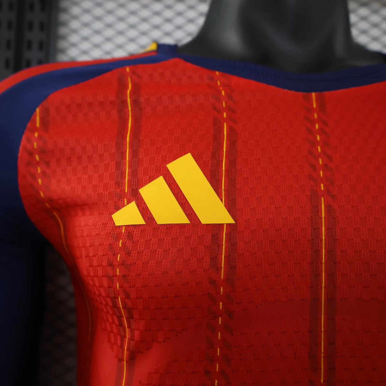 2026-27 Spain Home Long-Sleeve Jersey (with Two Stars) – Player Version view 4