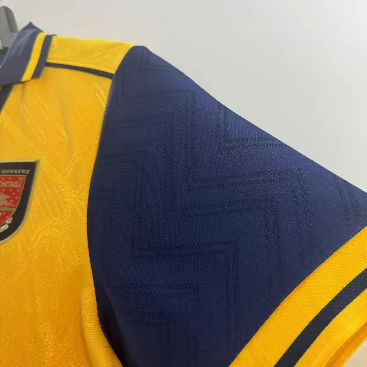 1996-97 Arsenal Away Retro Kit view 6