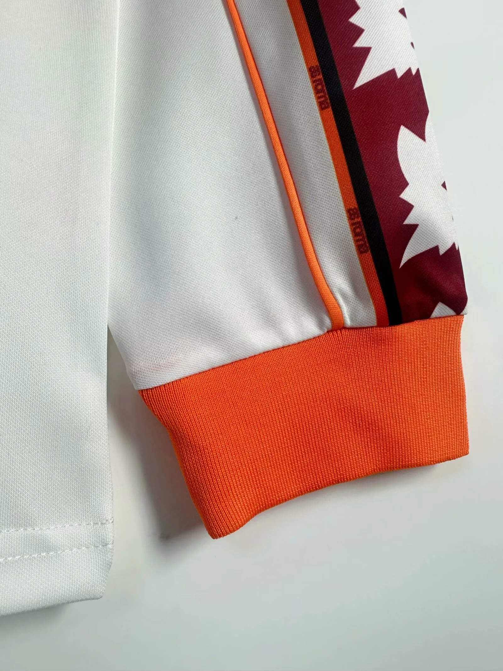 1998–99 Roma Away Long-Sleeve Retro Jersey view 7