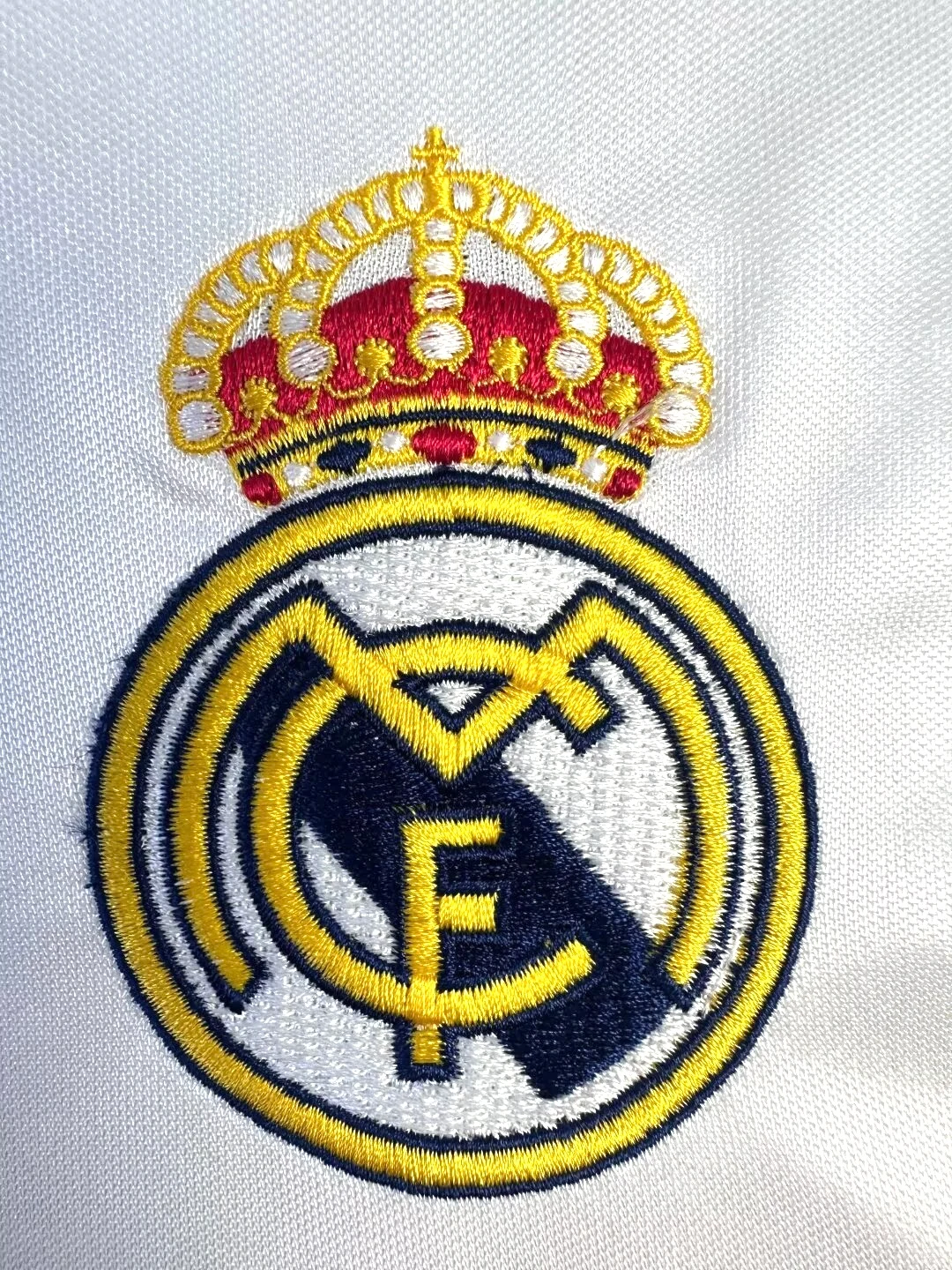 2004-05 Real Madrid Home Retro Jersey view 4