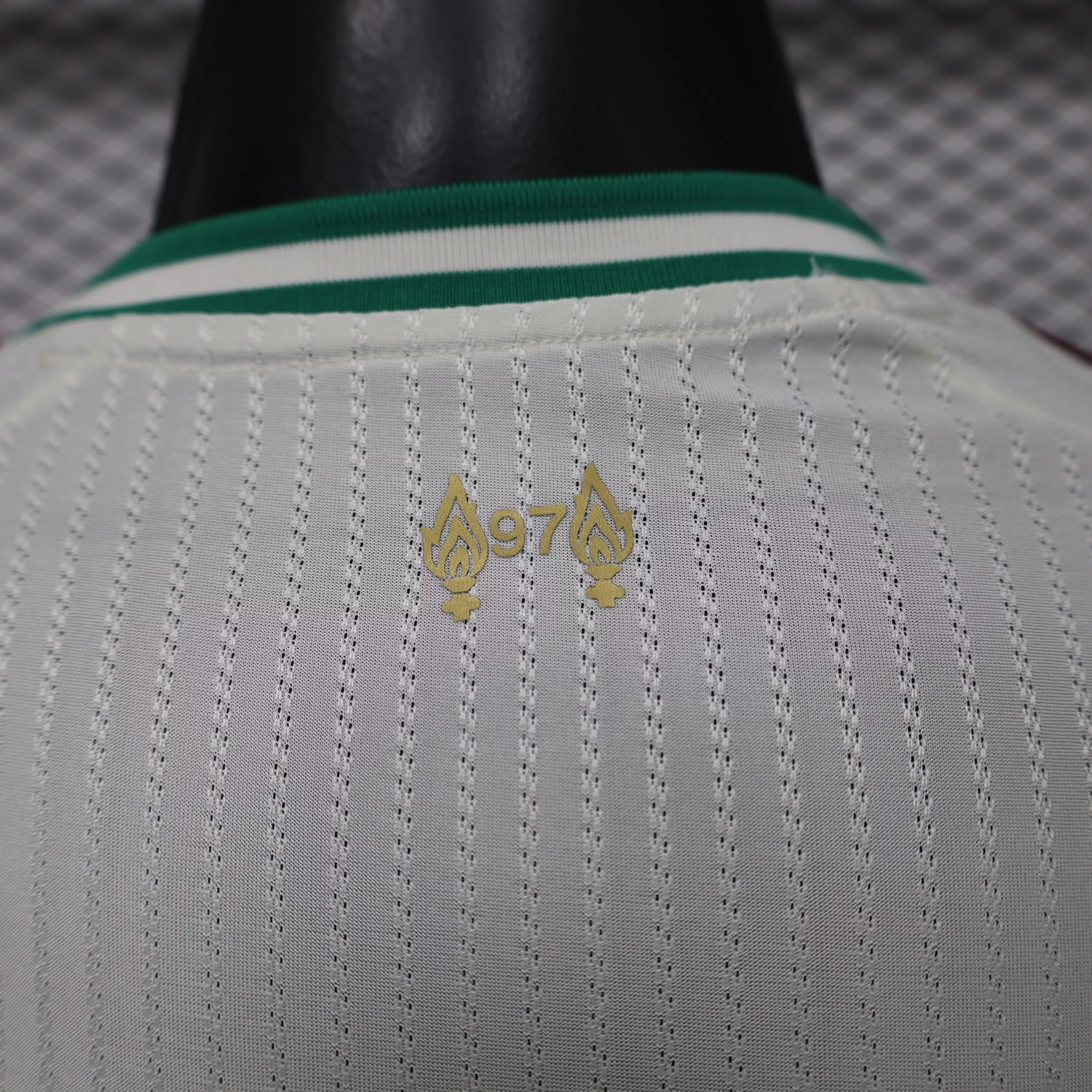 2025-26 Liverpool Retro Casual Jersey view 6