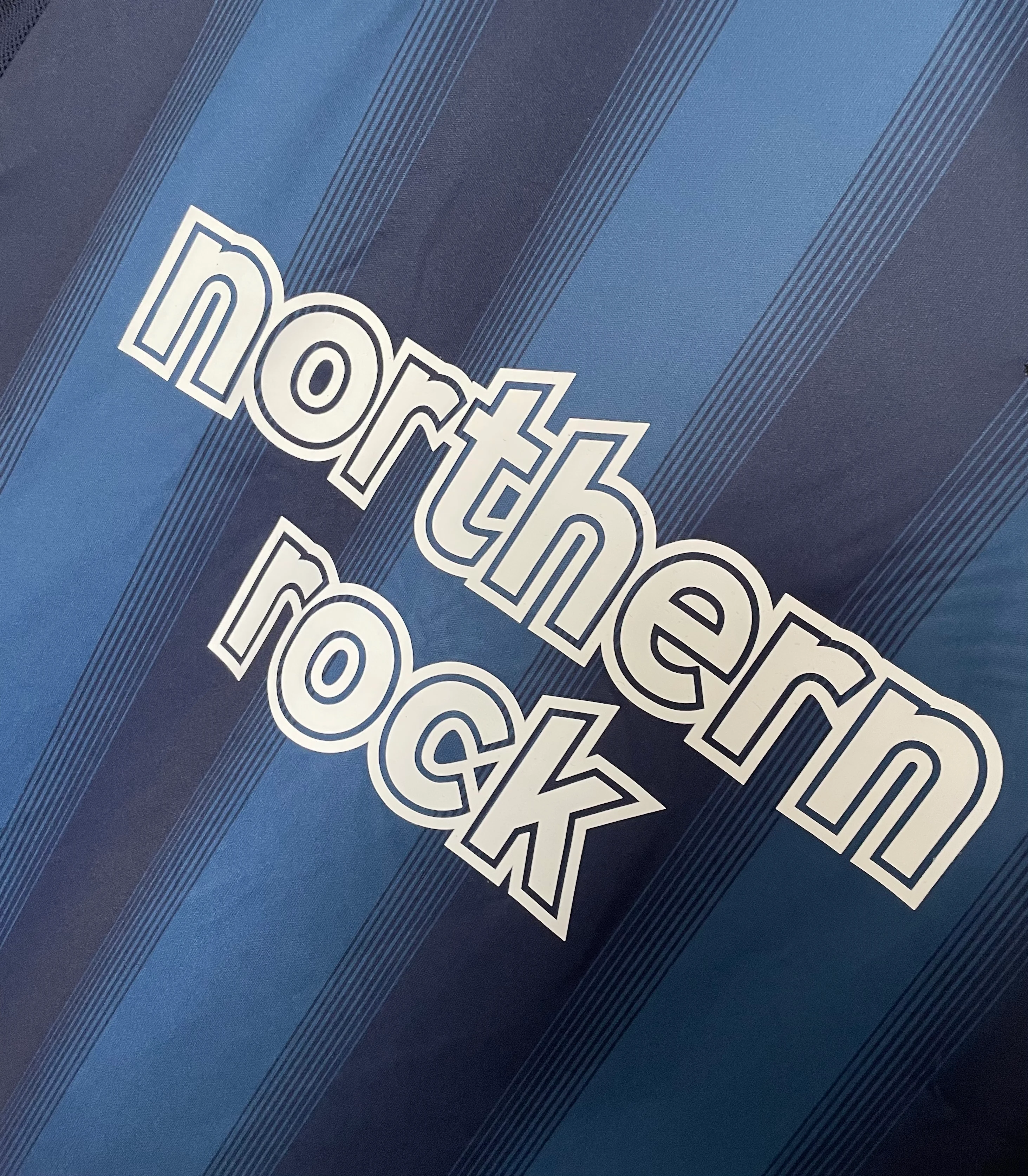 2004–05 Newcastle United Away Retro Jersey view 4