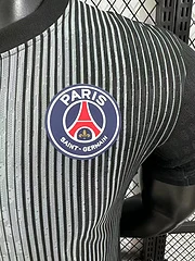 2025-26 Paris Saint-Germain Goalkeeper Jersey - Player view 5