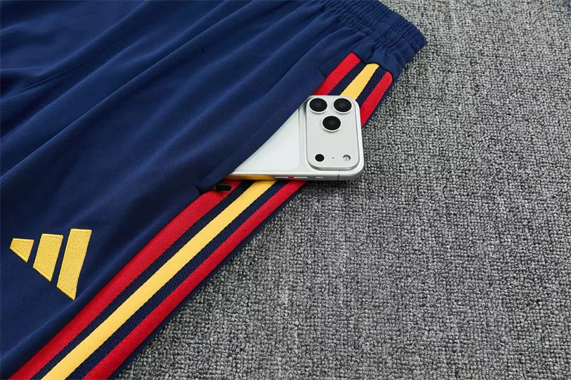 2026-27 Spain White Half-Zip Training Jersey (Two Stars) view 5