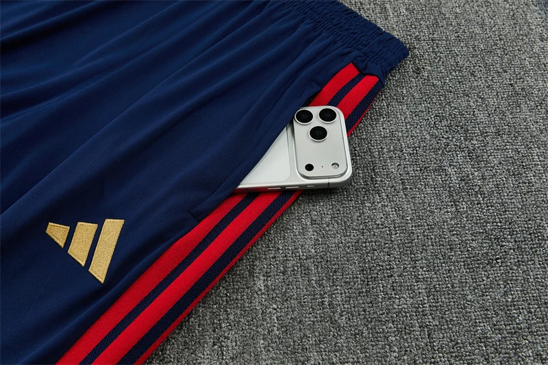 2026-27 Bayern Munich Beige Half-Zip Training Jersey view 11