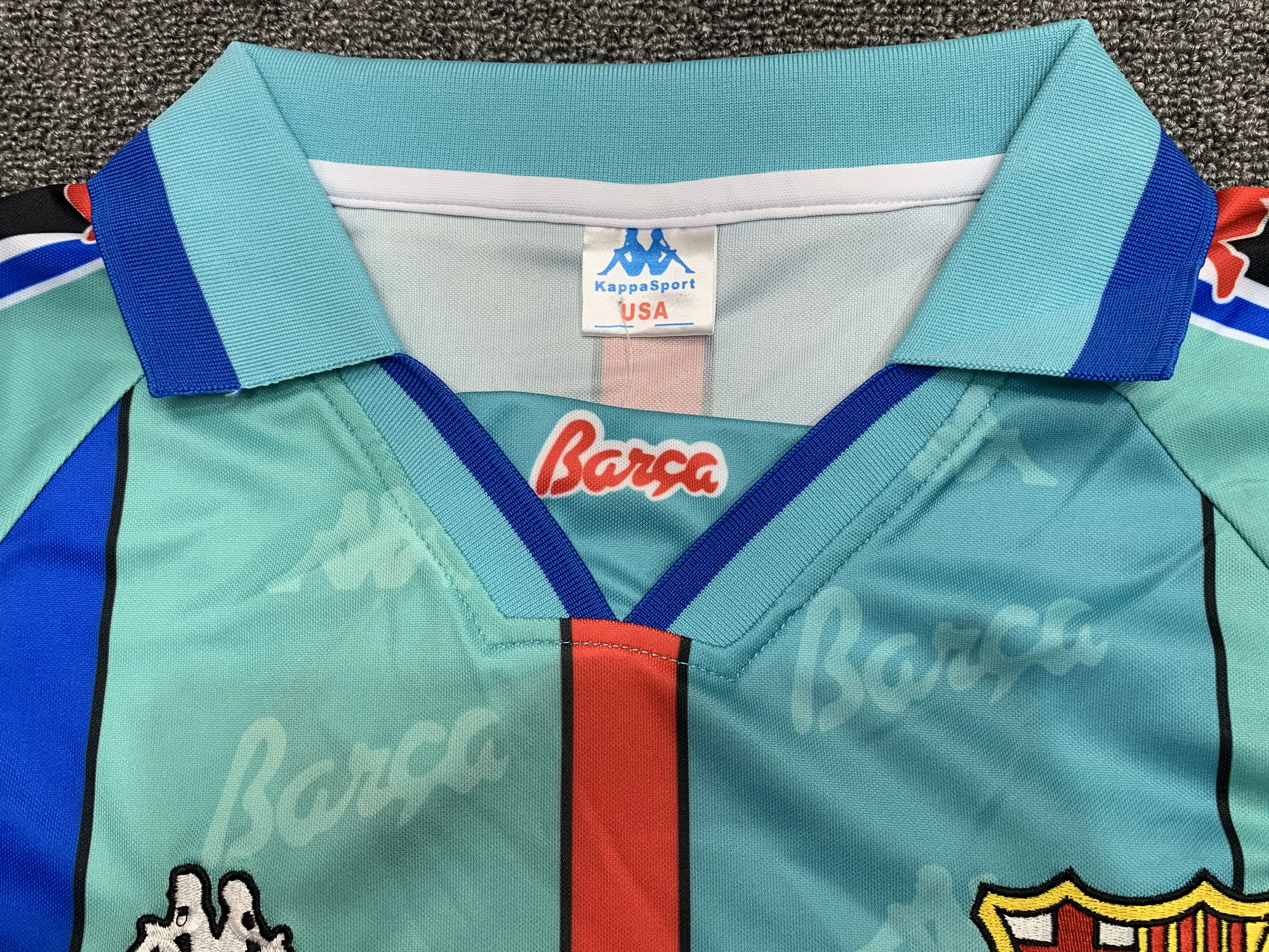 1996-97 Barcelona Away Retro Jersey view 4