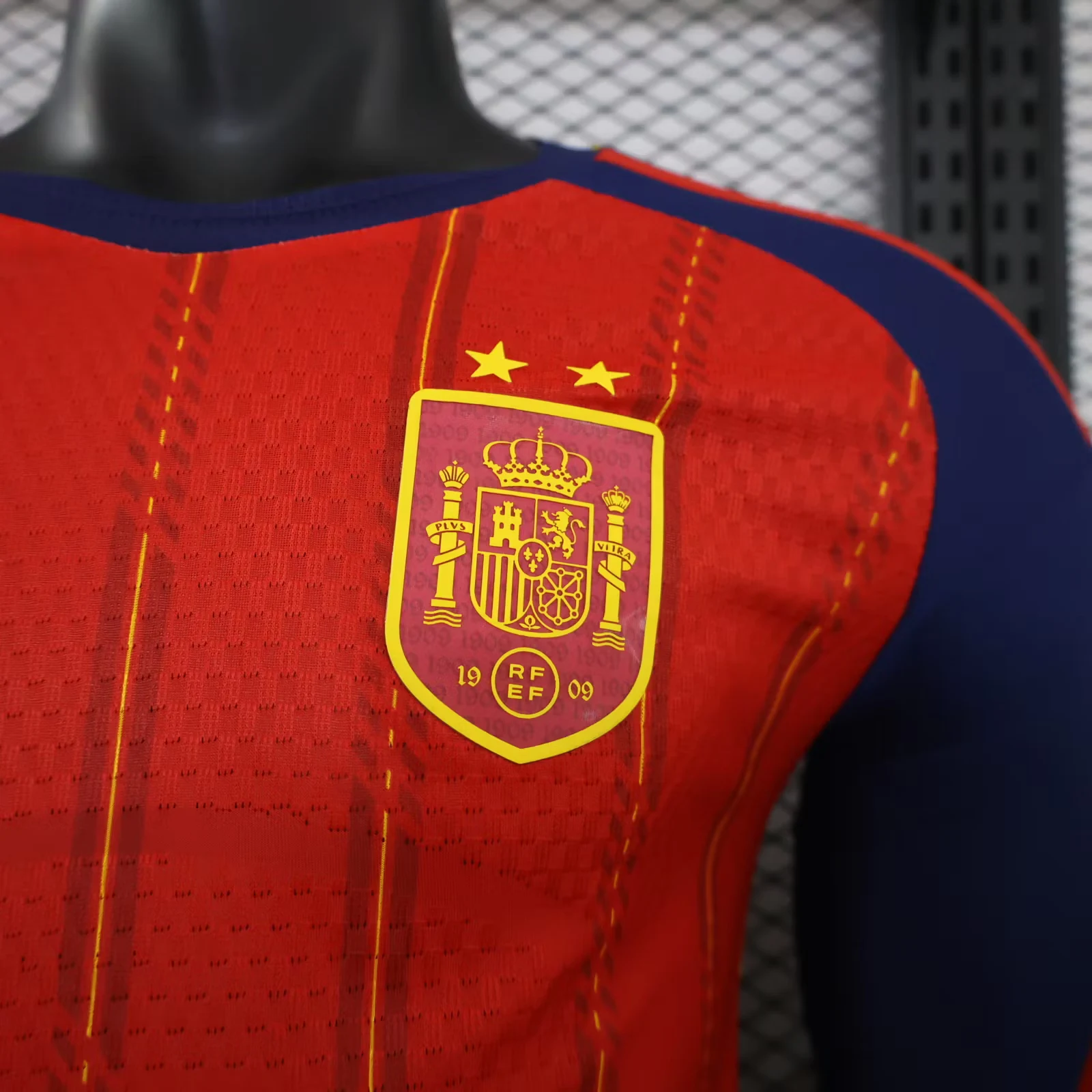 2026-27 Spain Home Long-Sleeve Jersey (with Two Stars) – Player Version view 5