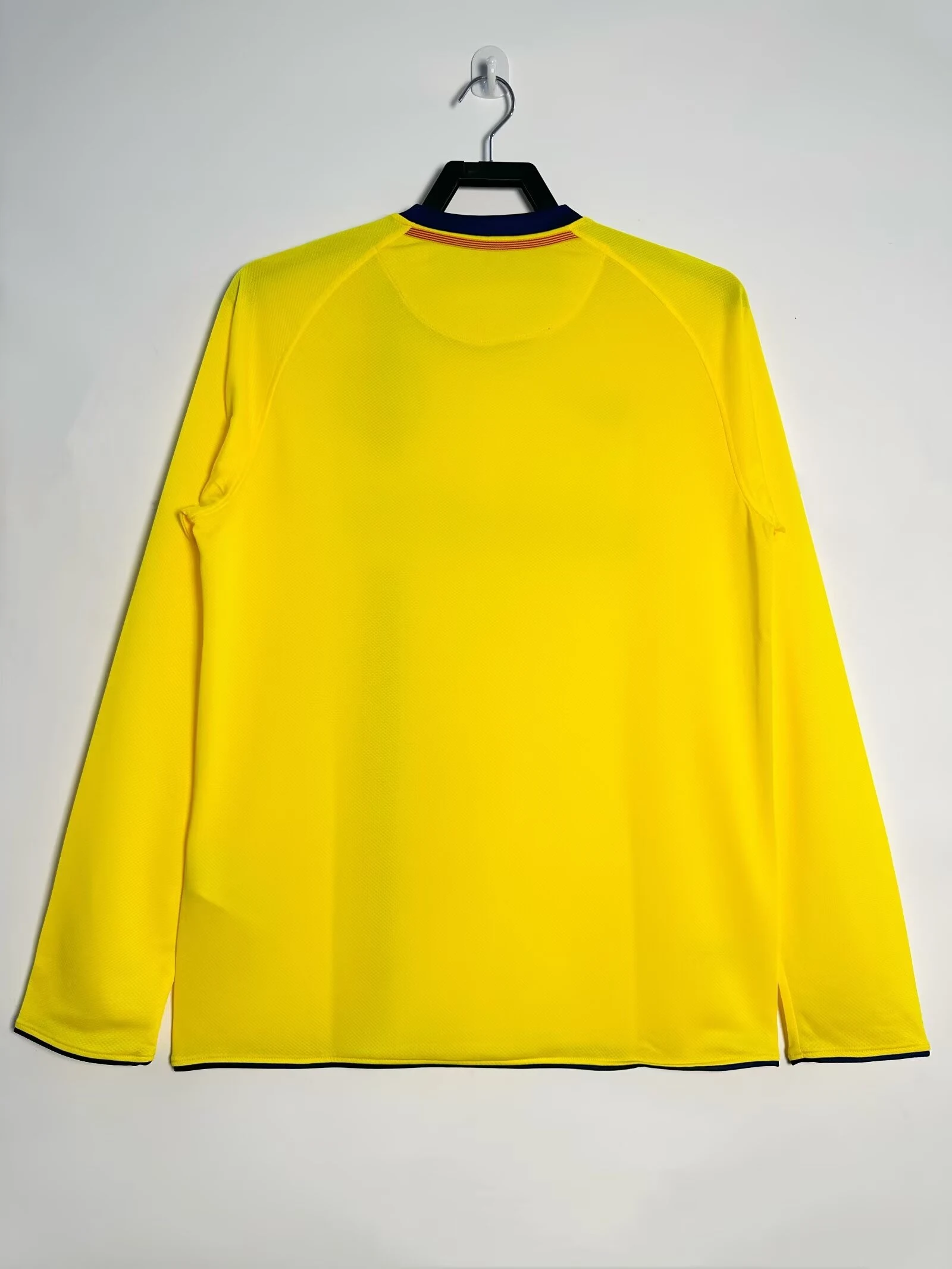 2008-09 Barcelona Away Long Sleeve Retro Jersey view 2