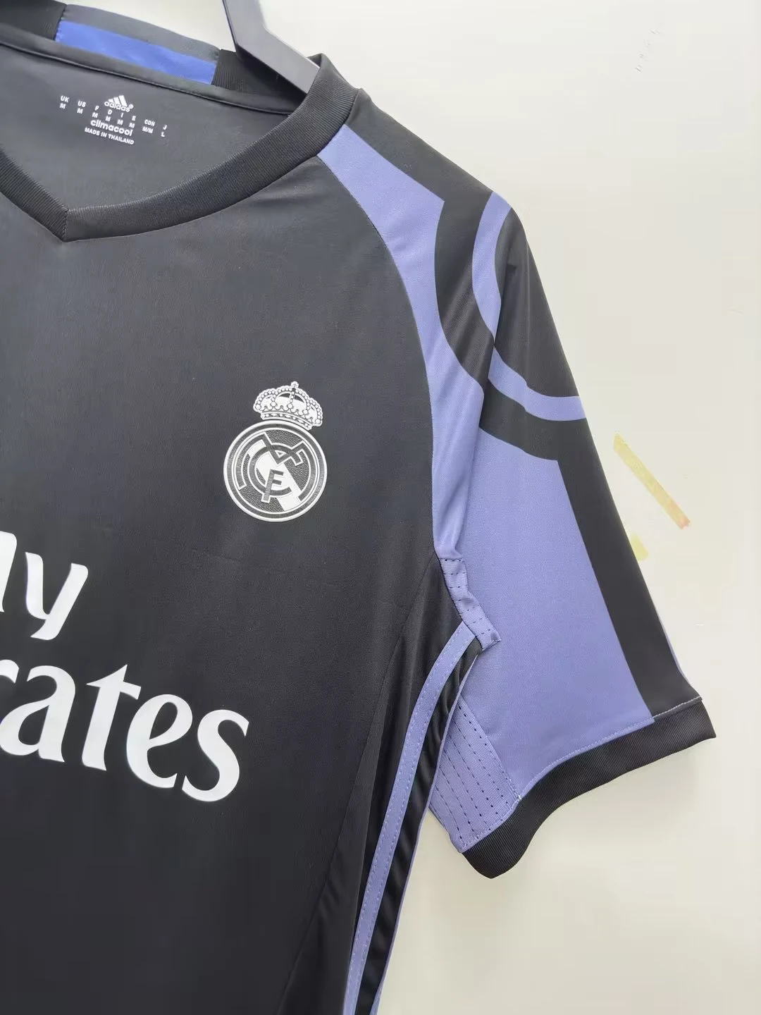 2016-17 Real Madrid Second Away Retro Jersey view 3
