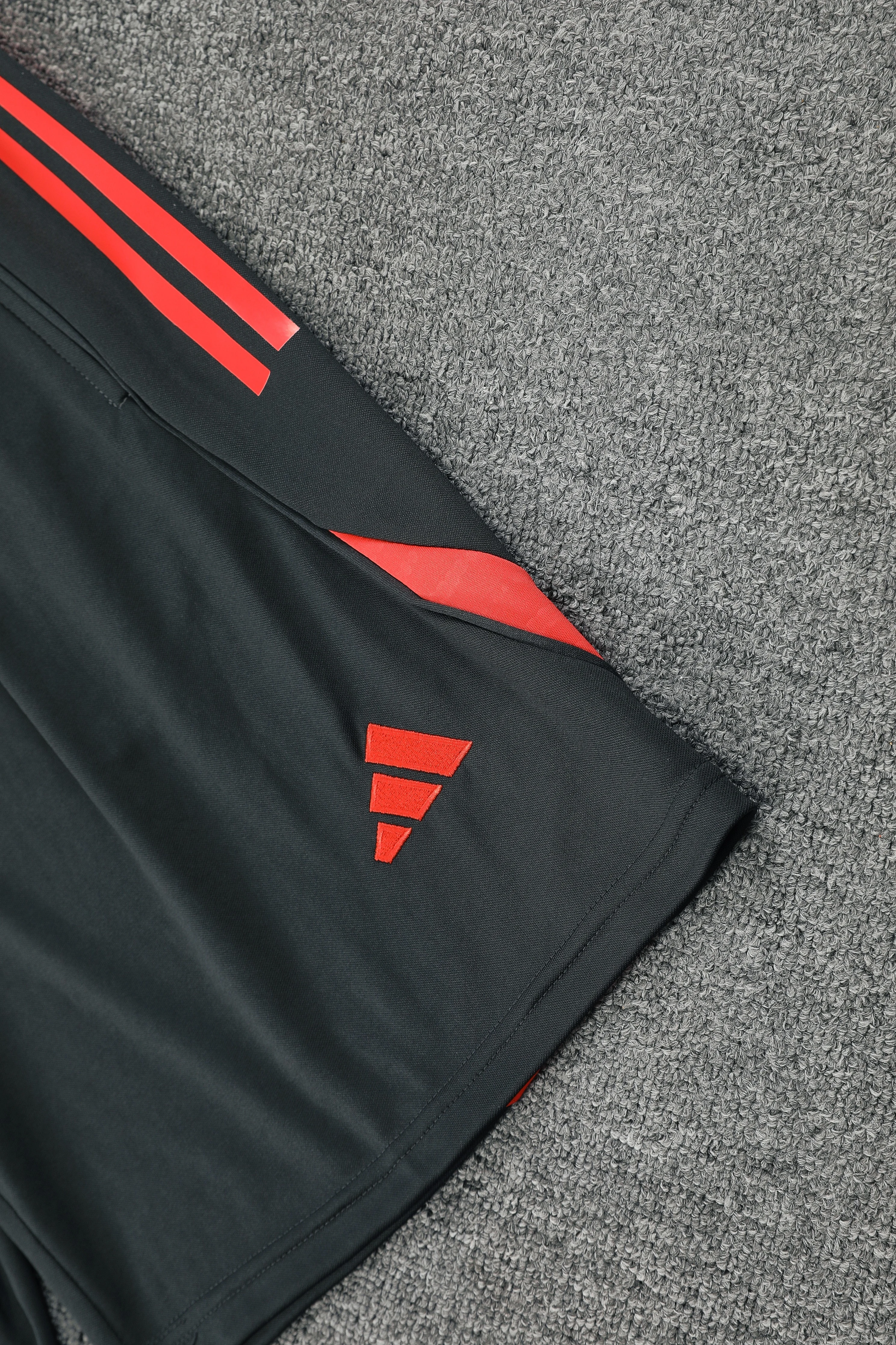 2025-26 Bayern Munich training vest jersey view 6
