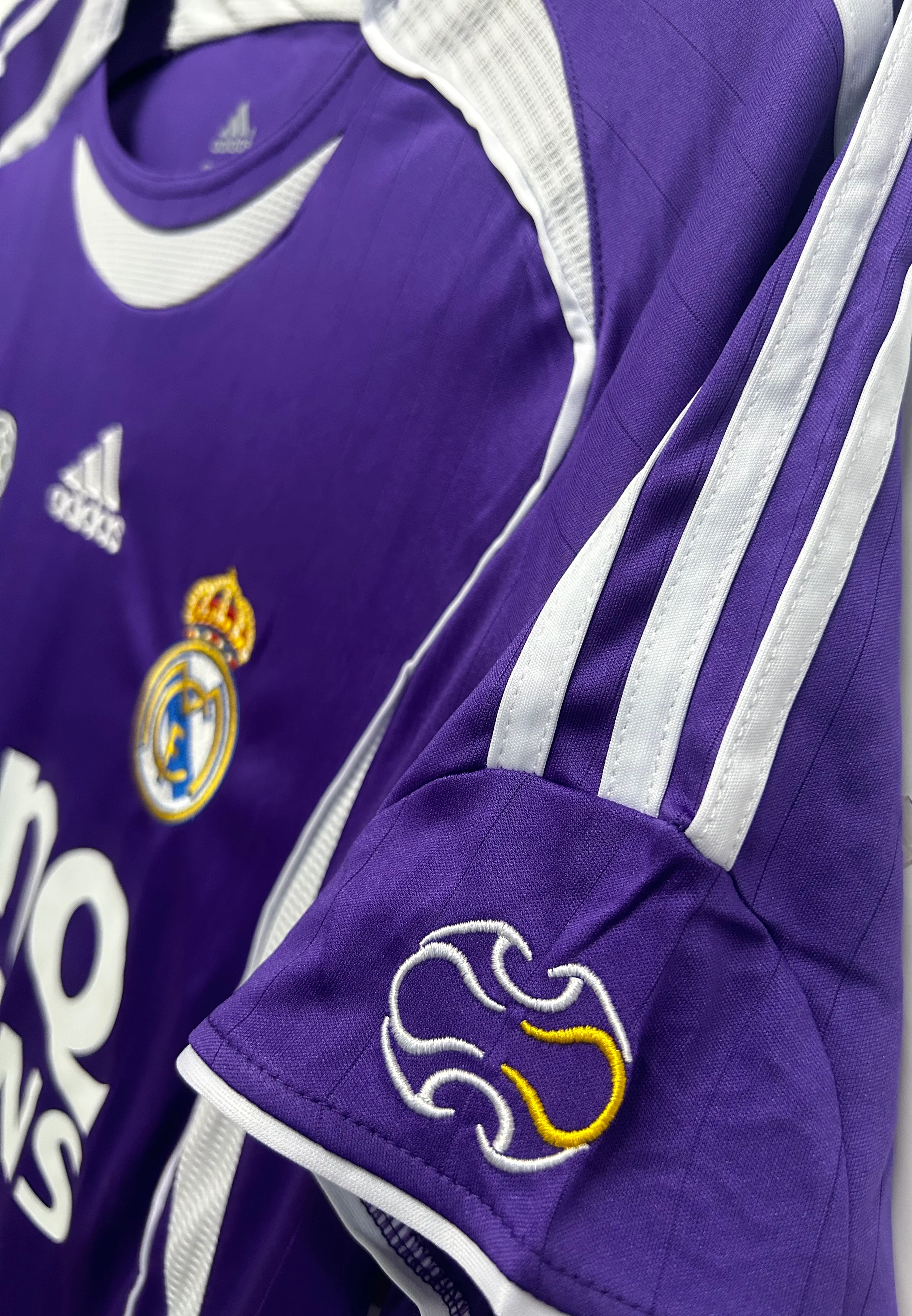 2006-07 Real Madrid Away Retro Jersey view 6